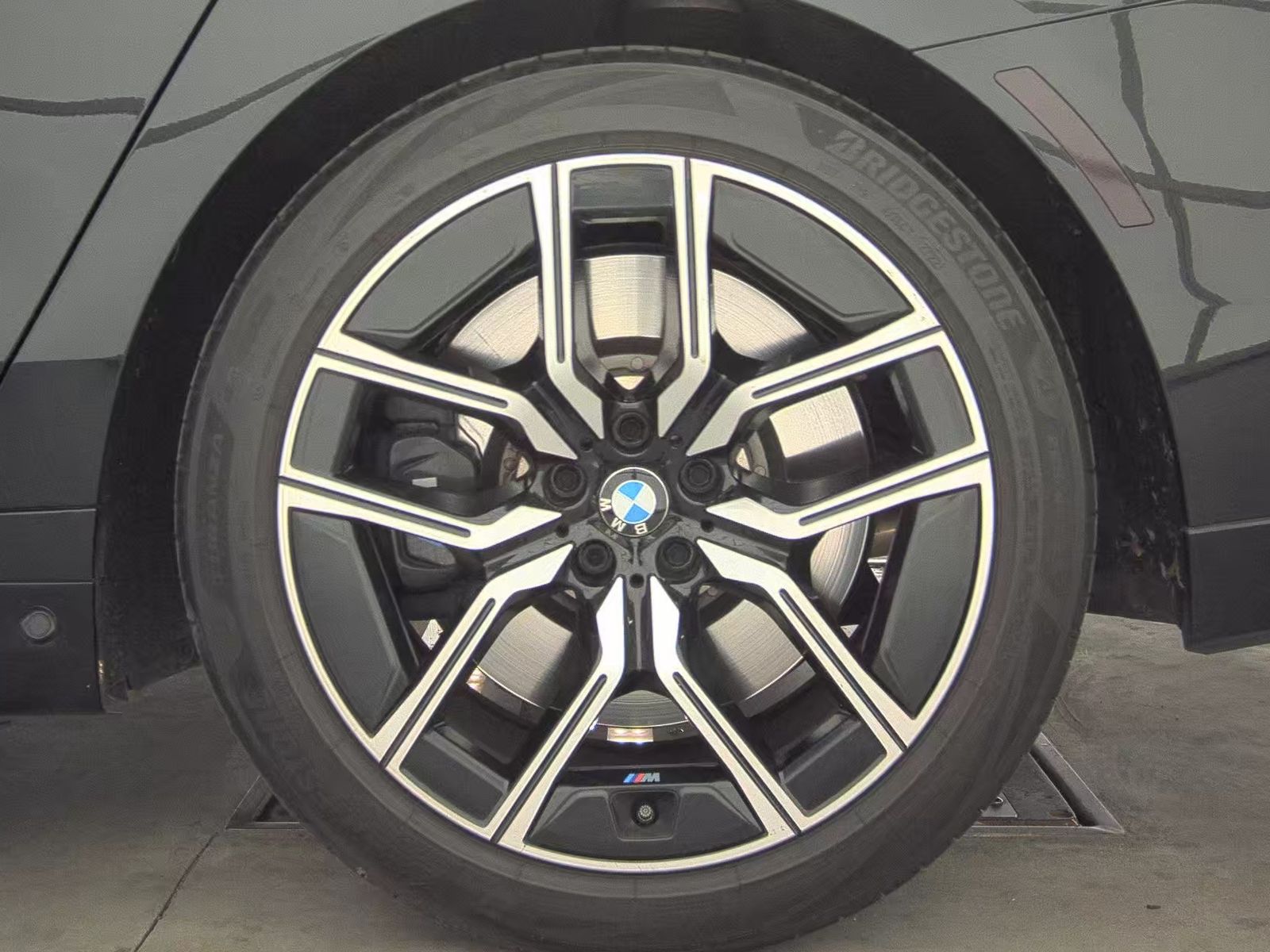 2023 BMW 7 Series 760i xDrive AWD