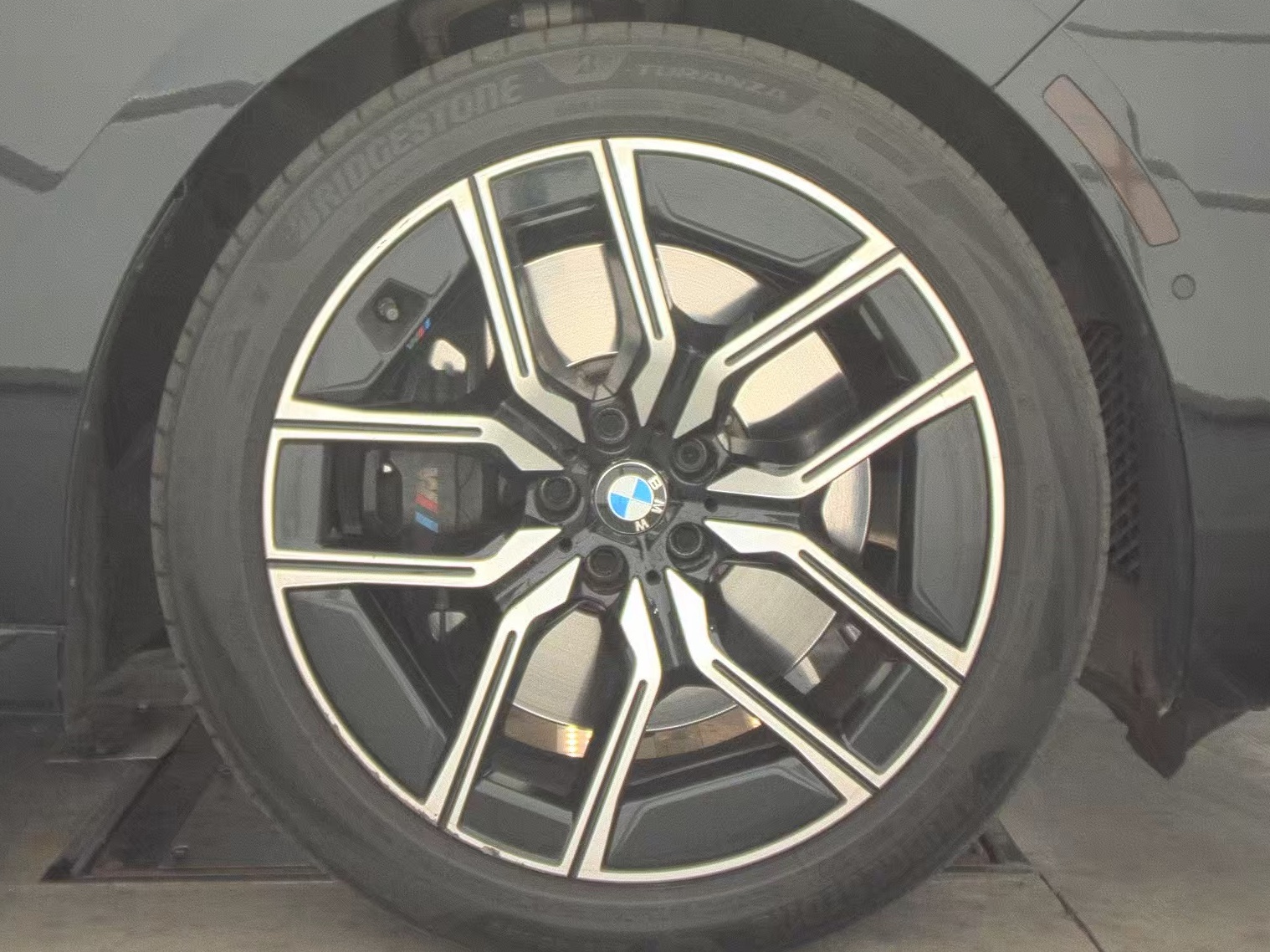 2023 BMW 7 Series 760i xDrive AWD