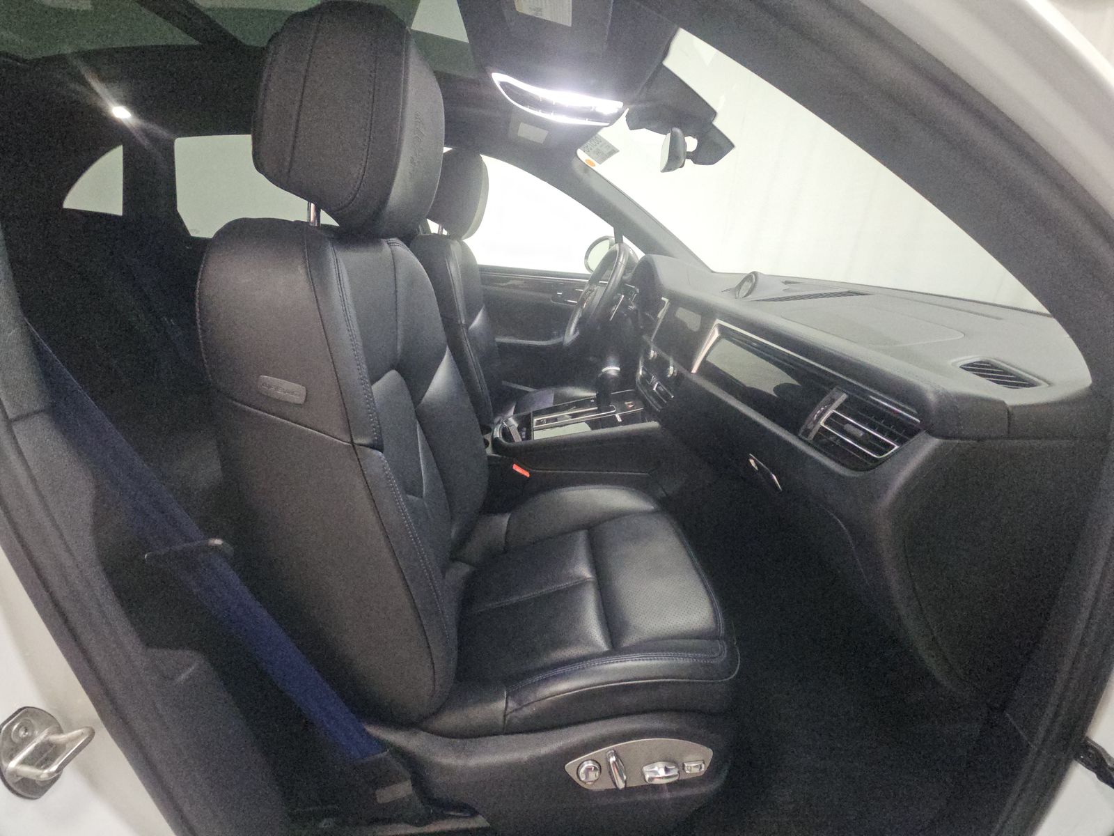 2023 Porsche Macan T AWD