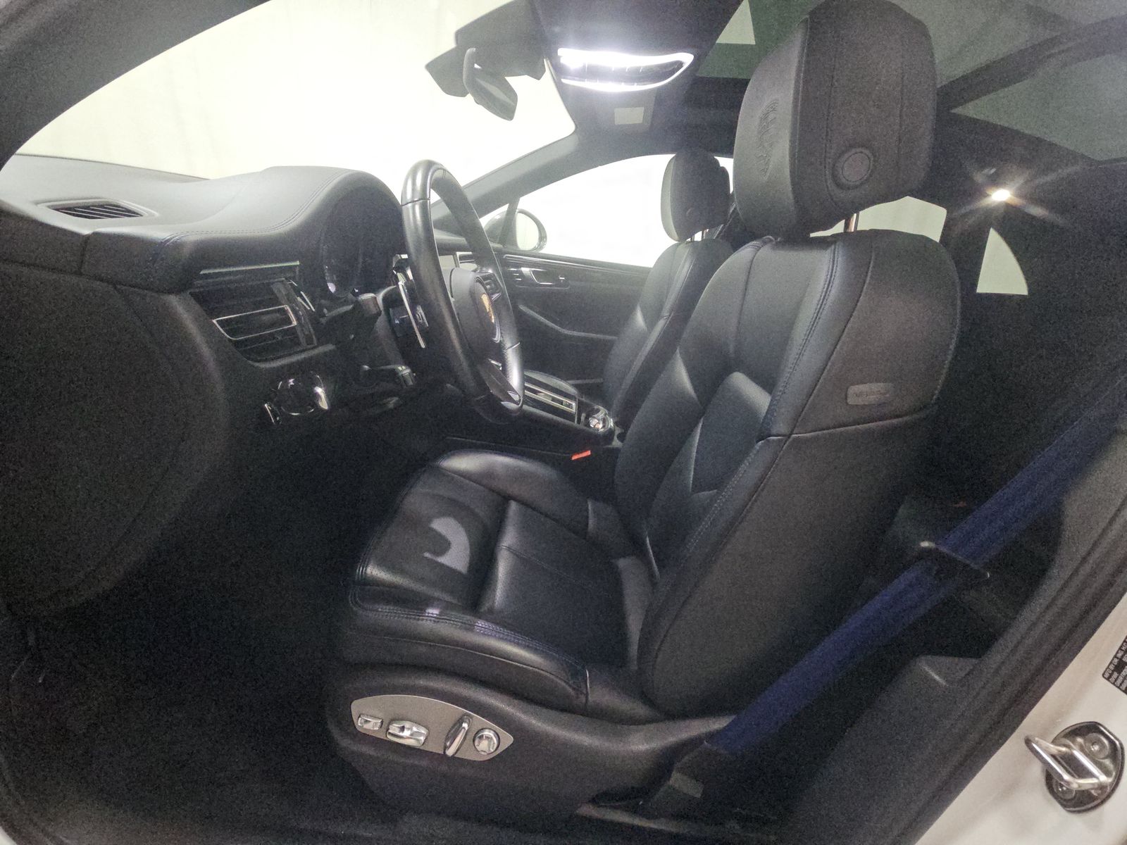 2023 Porsche Macan T AWD