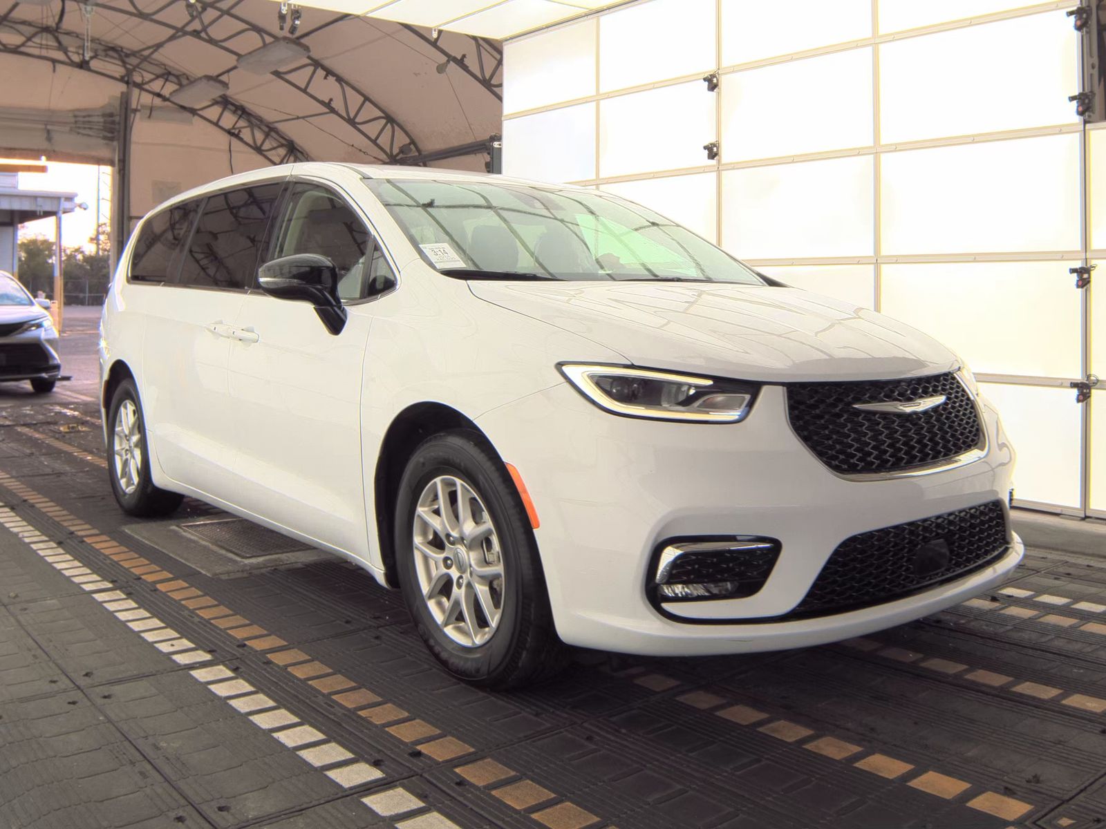 2024 Chrysler Pacifica Touring L FWD