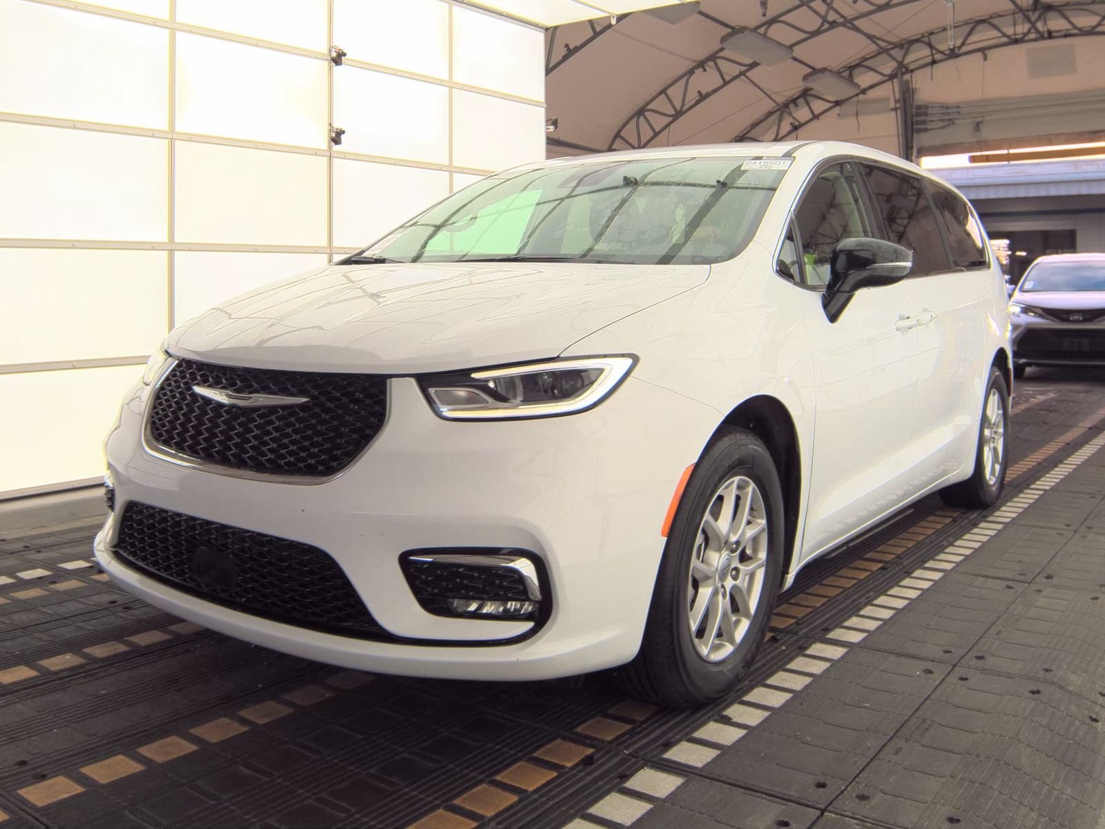 2024 Chrysler Pacifica Touring L FWD