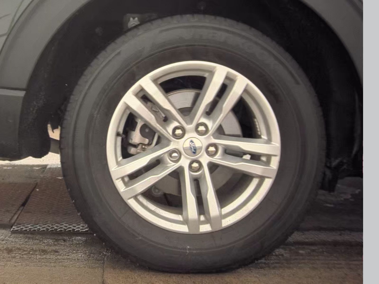 2023 Ford Explorer XLT AWD