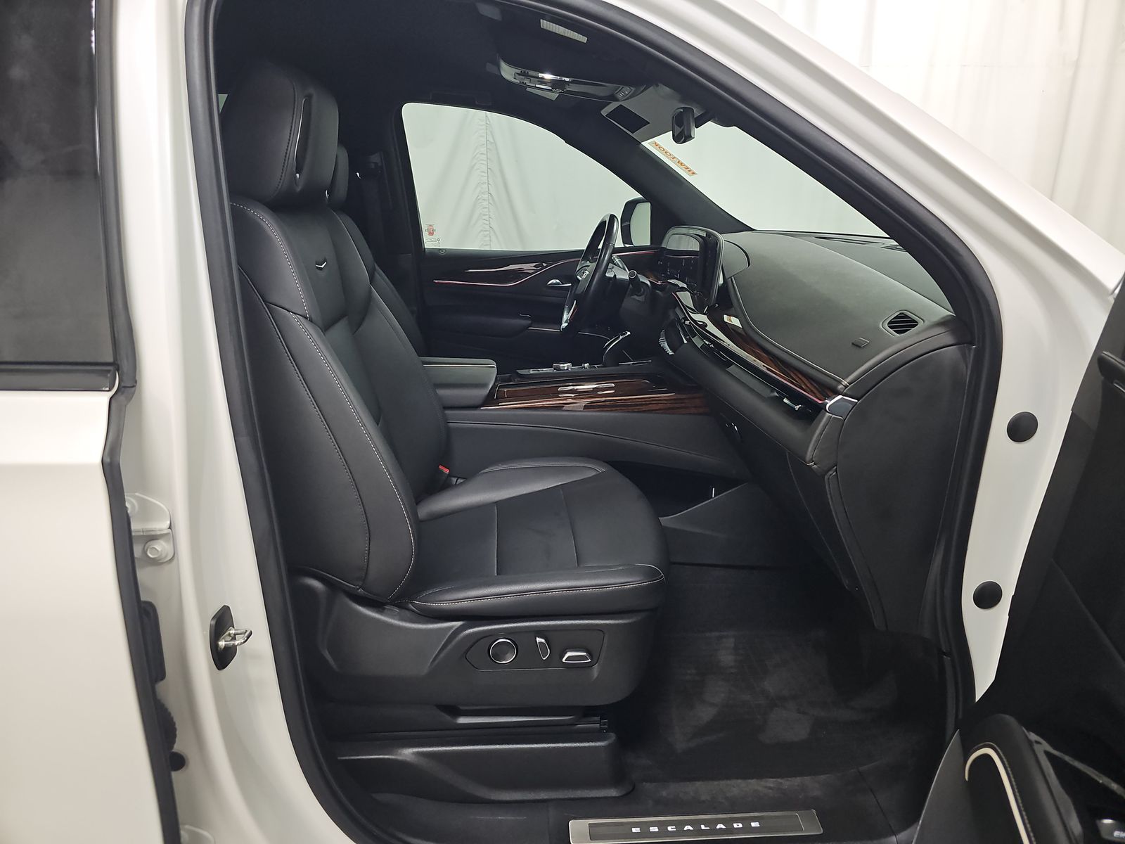 2022 Cadillac Escalade Luxury AWD