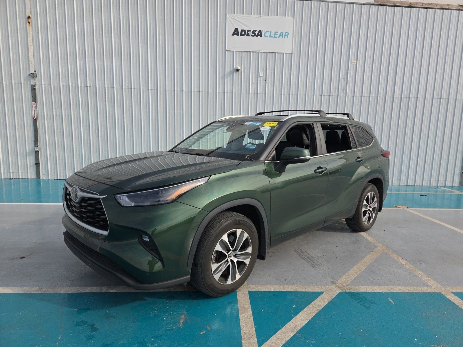 2023 Toyota Highlander XLE FWD