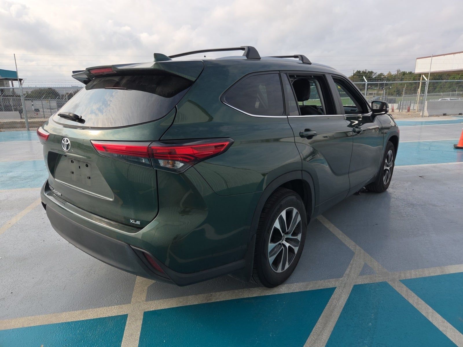 2023 Toyota Highlander XLE FWD