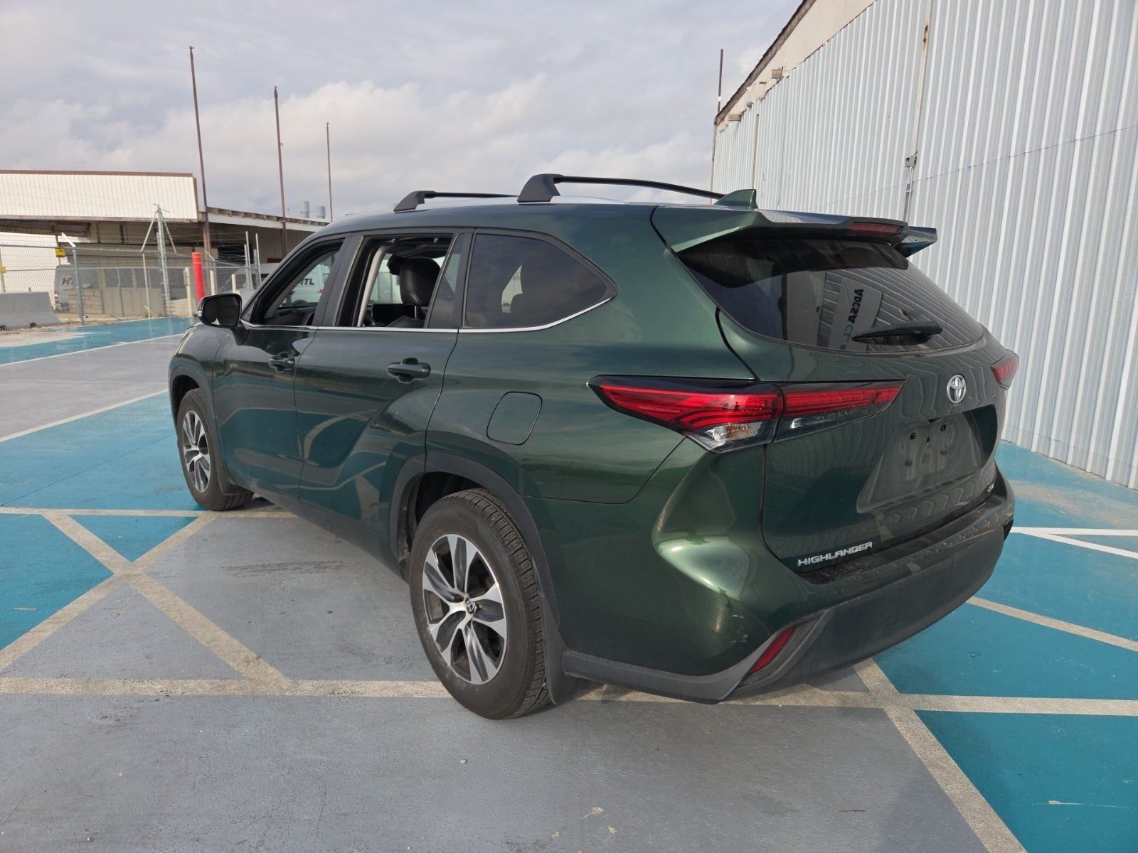 2023 Toyota Highlander XLE FWD