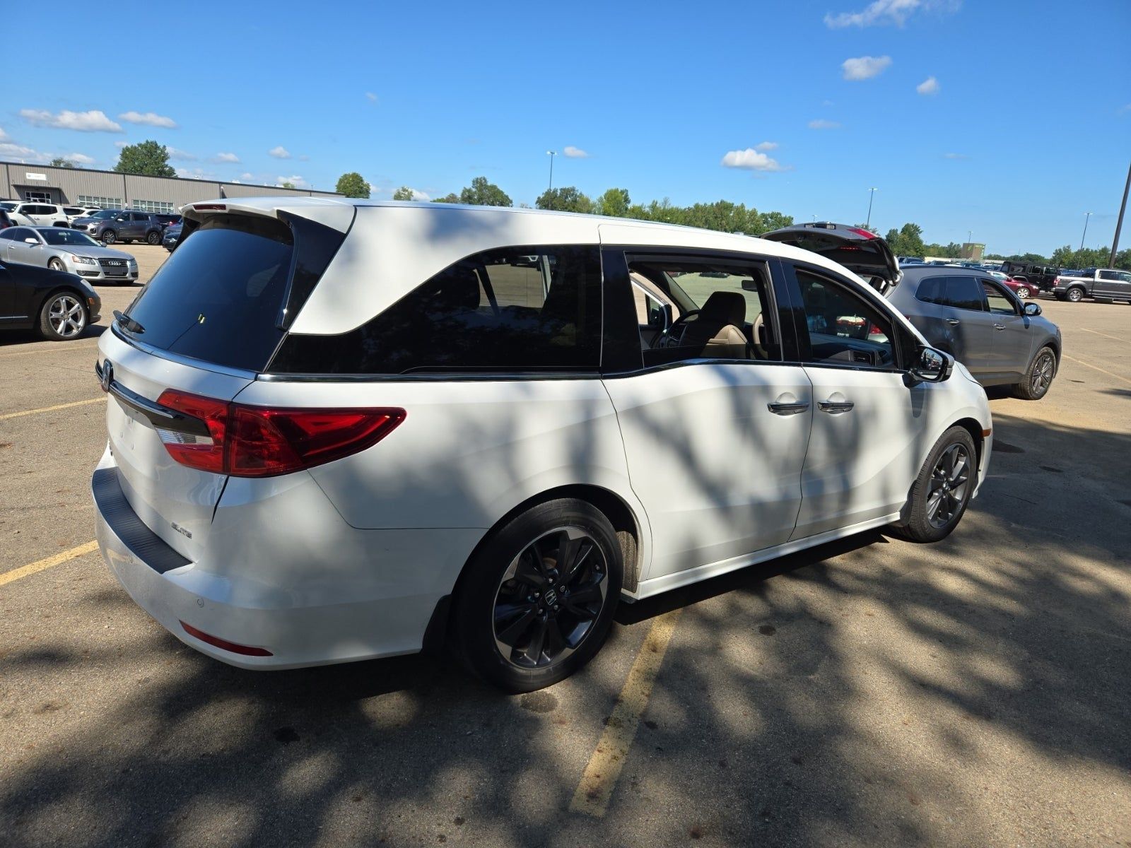 2022 Honda Odyssey Elite FWD