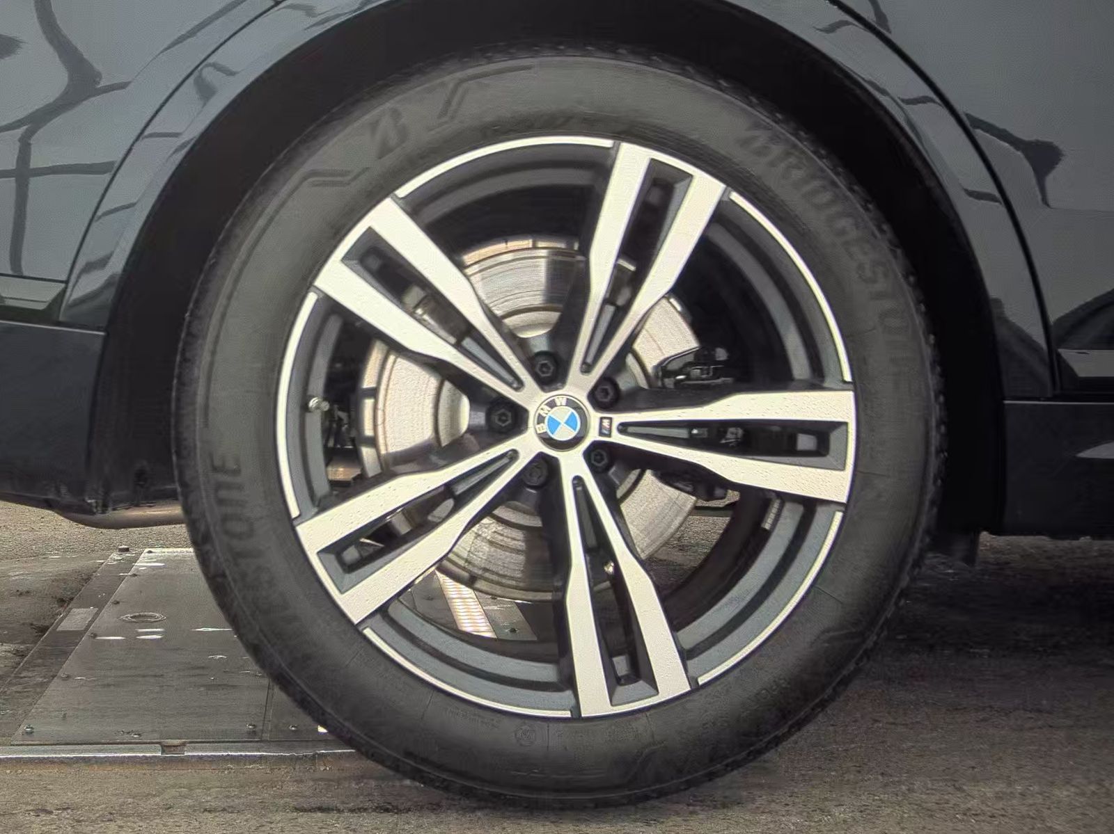 2025 BMW X7 xDrive40i AWD