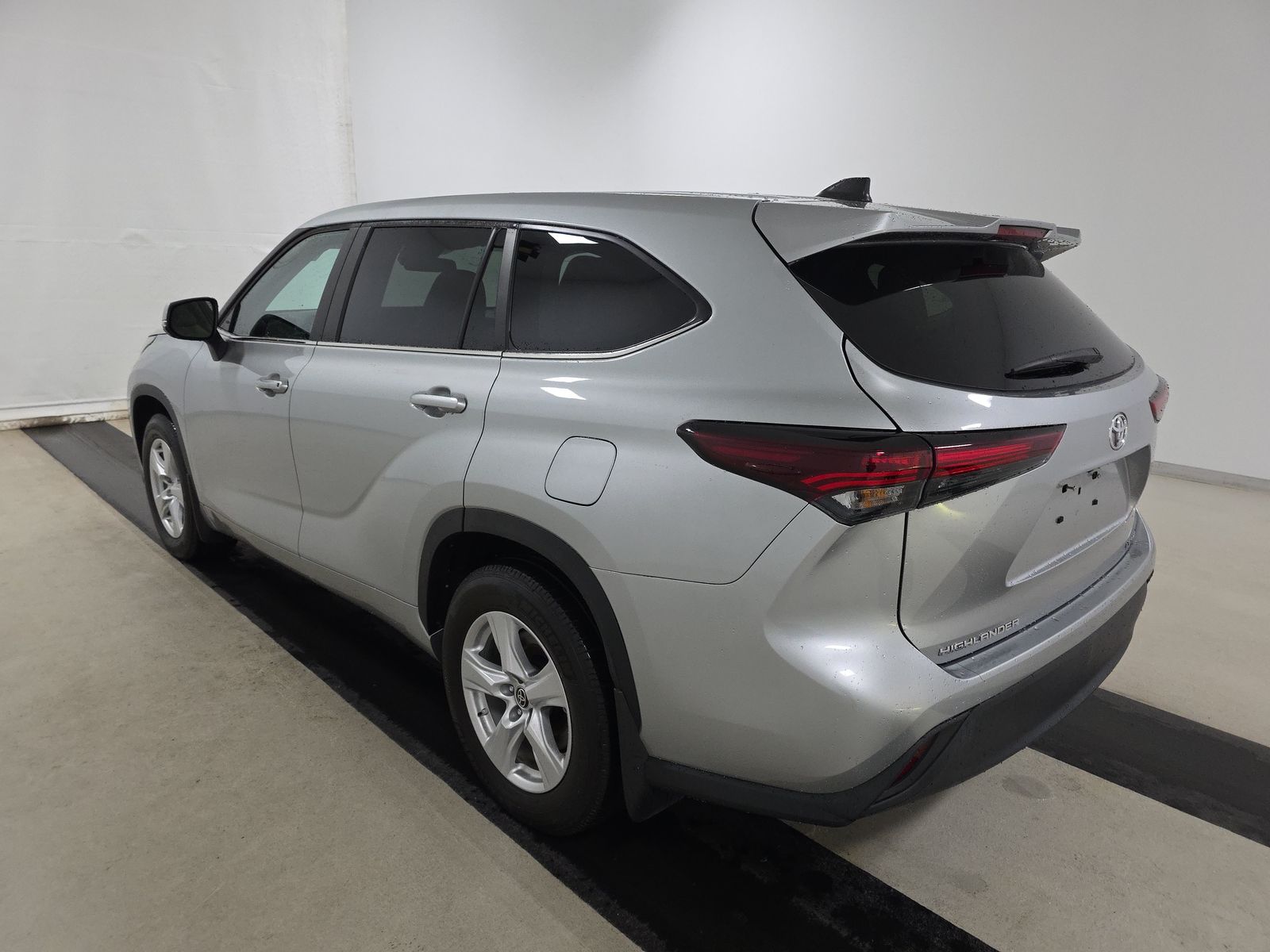 2024 Toyota Highlander LE AWD