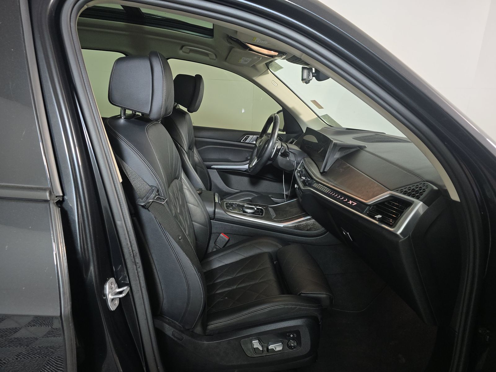 2023 BMW X7 xDrive40i AWD