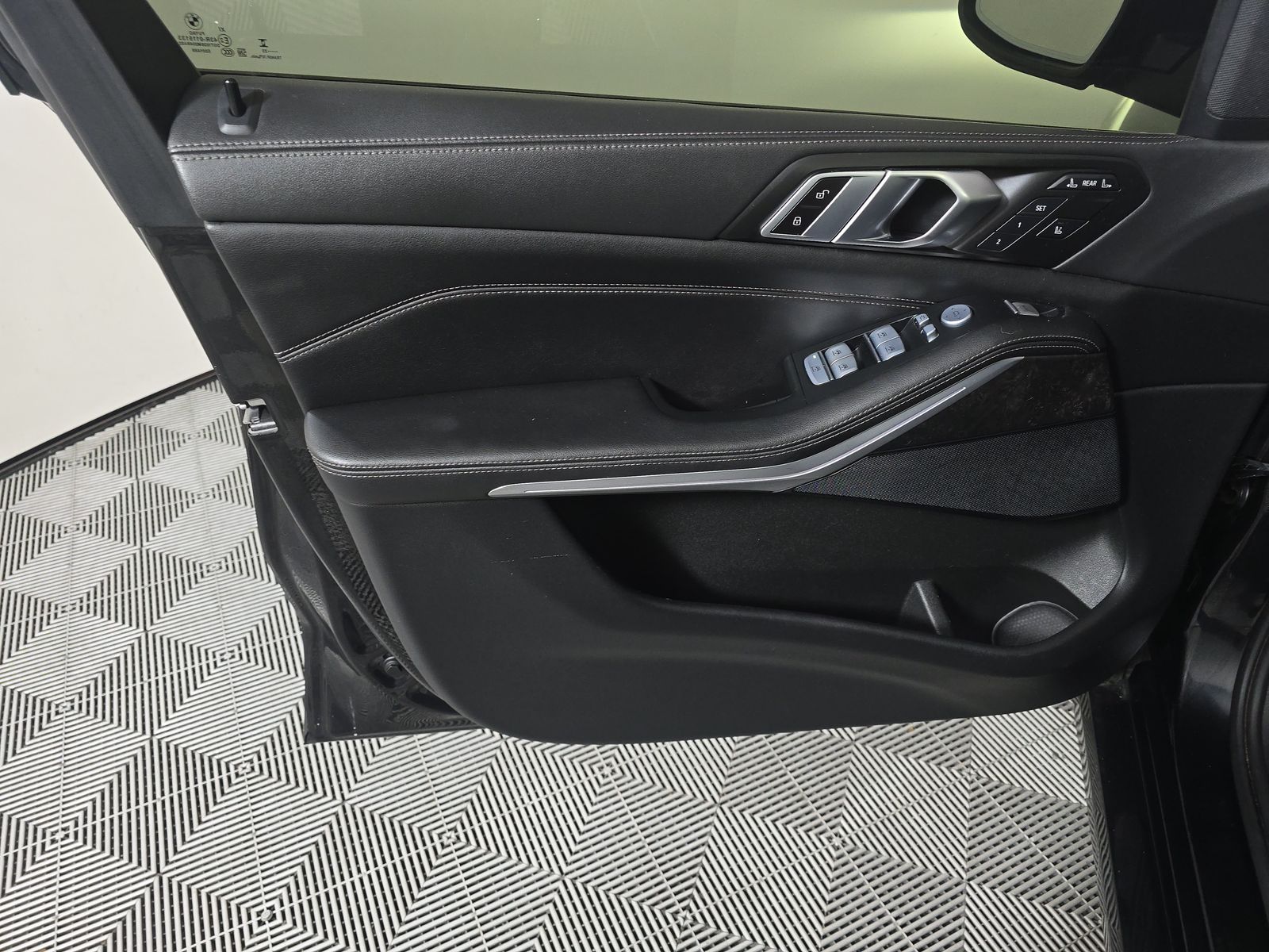 2023 BMW X7 xDrive40i AWD