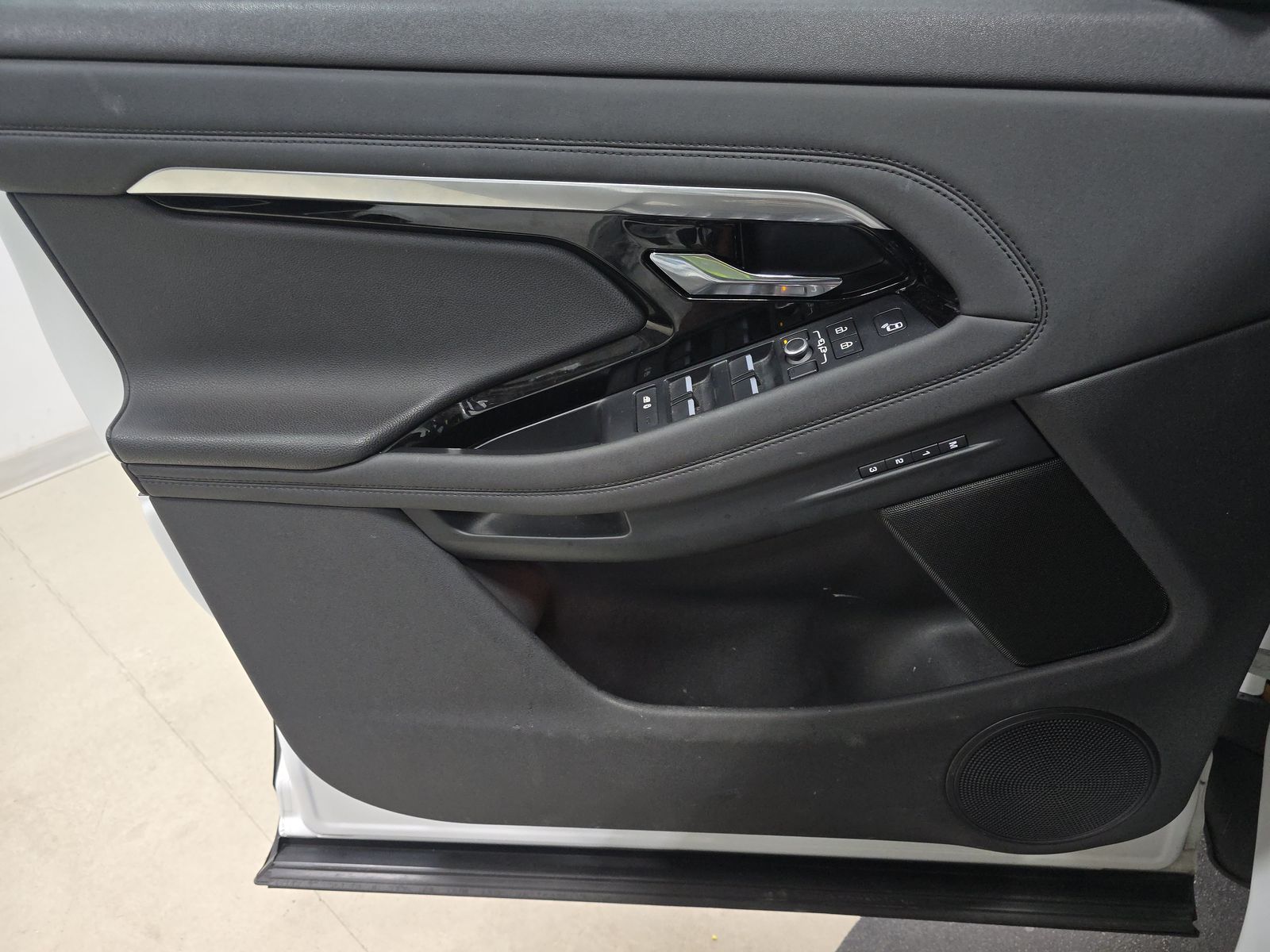 2022 Land Rover Range Rover Evoque R-Dynamic SE AWD