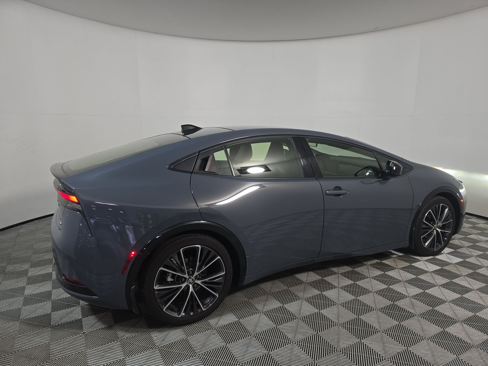 2024 Toyota Prius XLE FWD