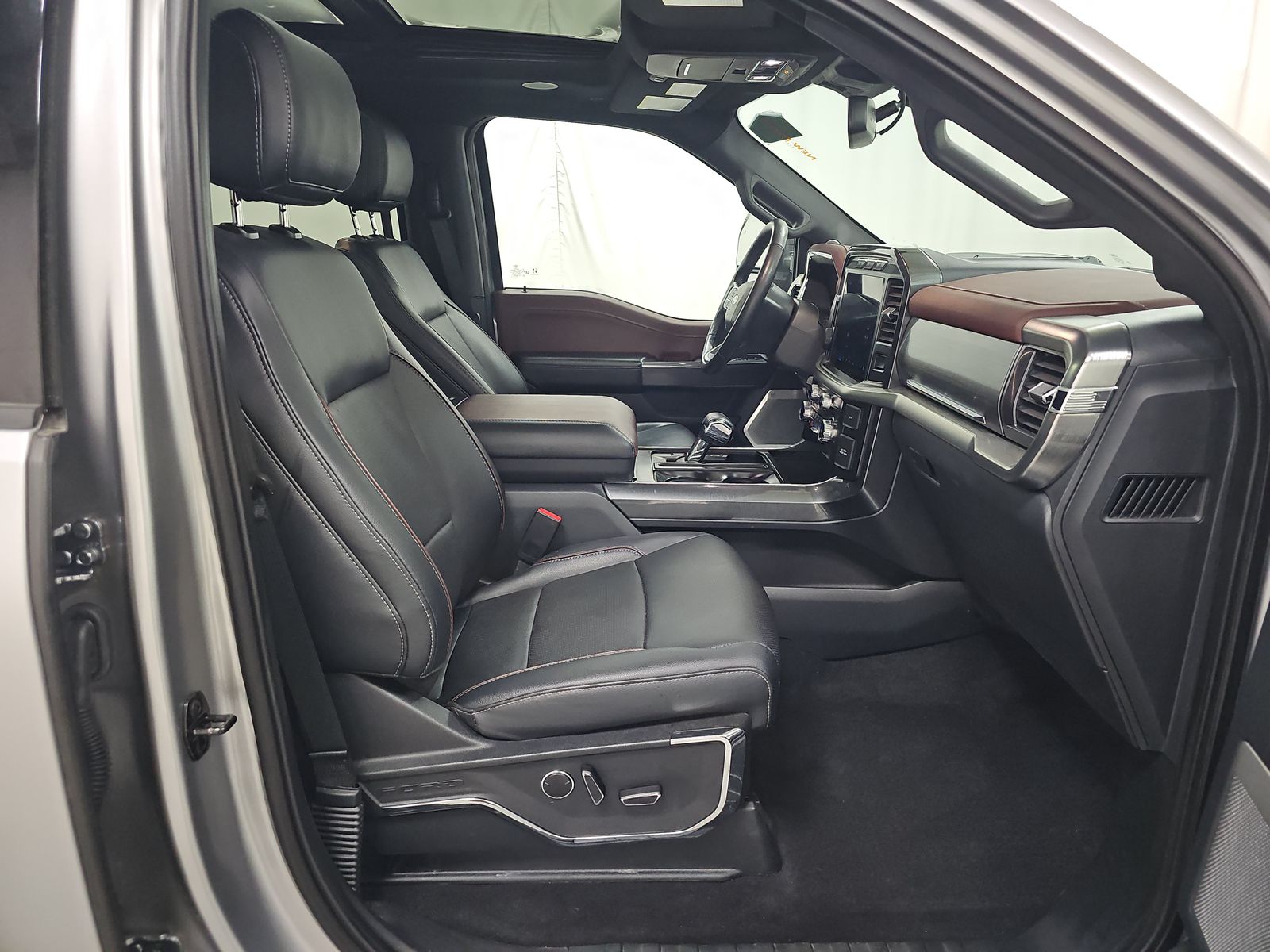 2023 Ford F-150 Lariat AWD