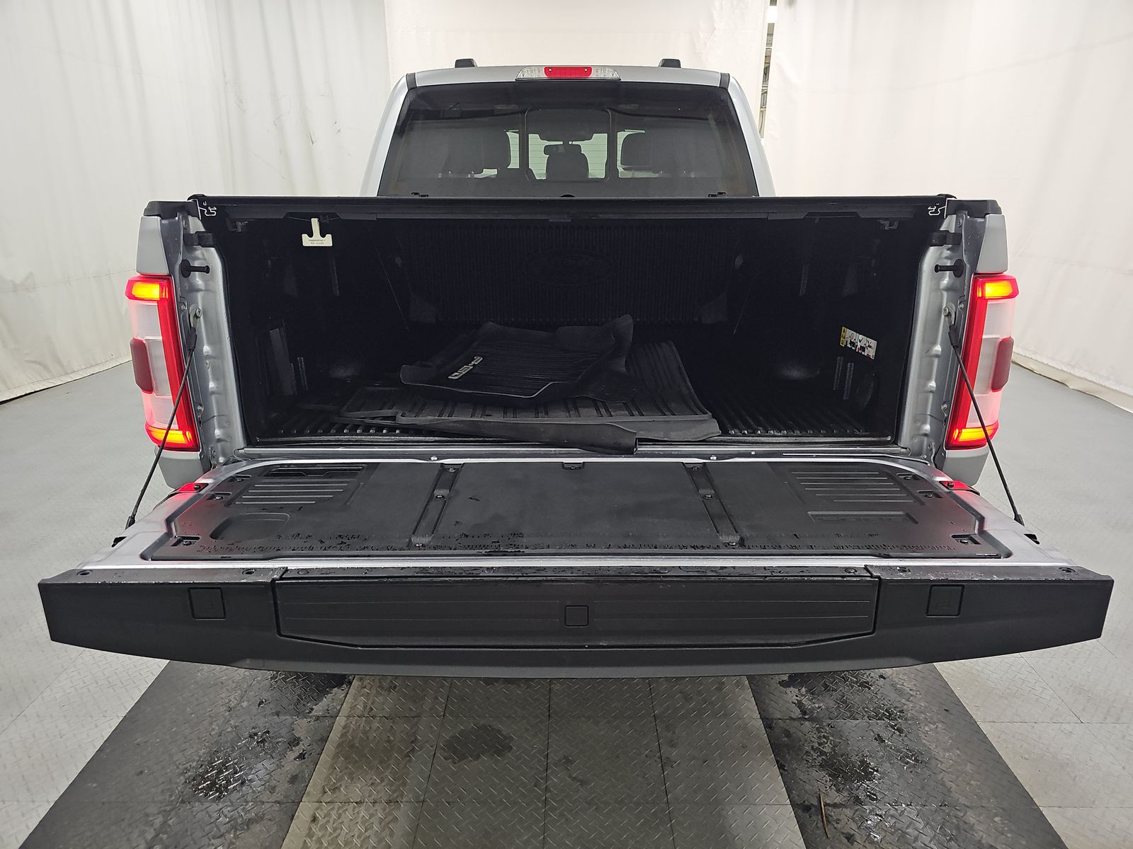 2023 Ford F-150 Lariat AWD