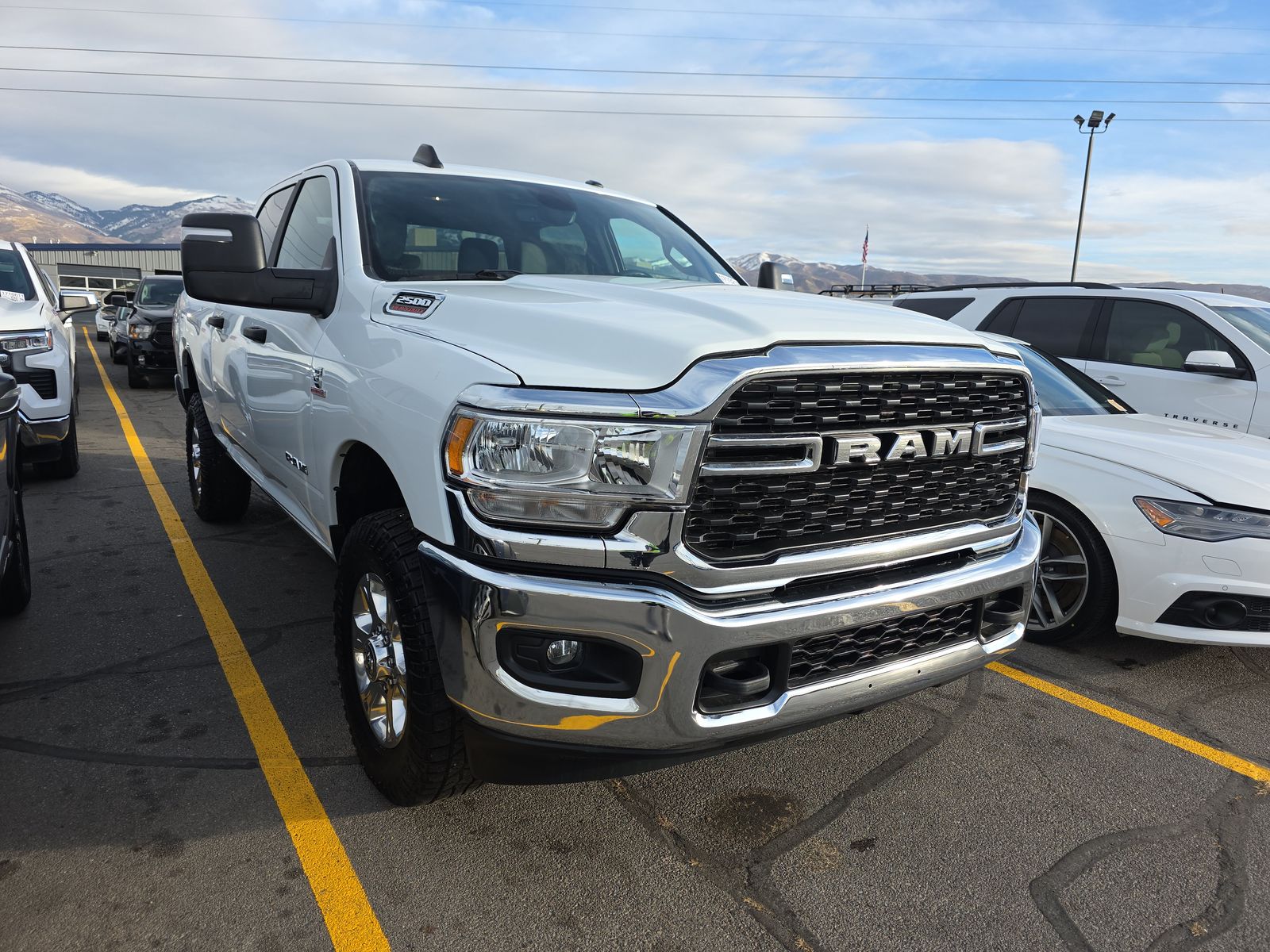 2023 DODGE RAM 2500 BIG HORN DIESEL WHITE SHORT BED SINGLE - Image 3