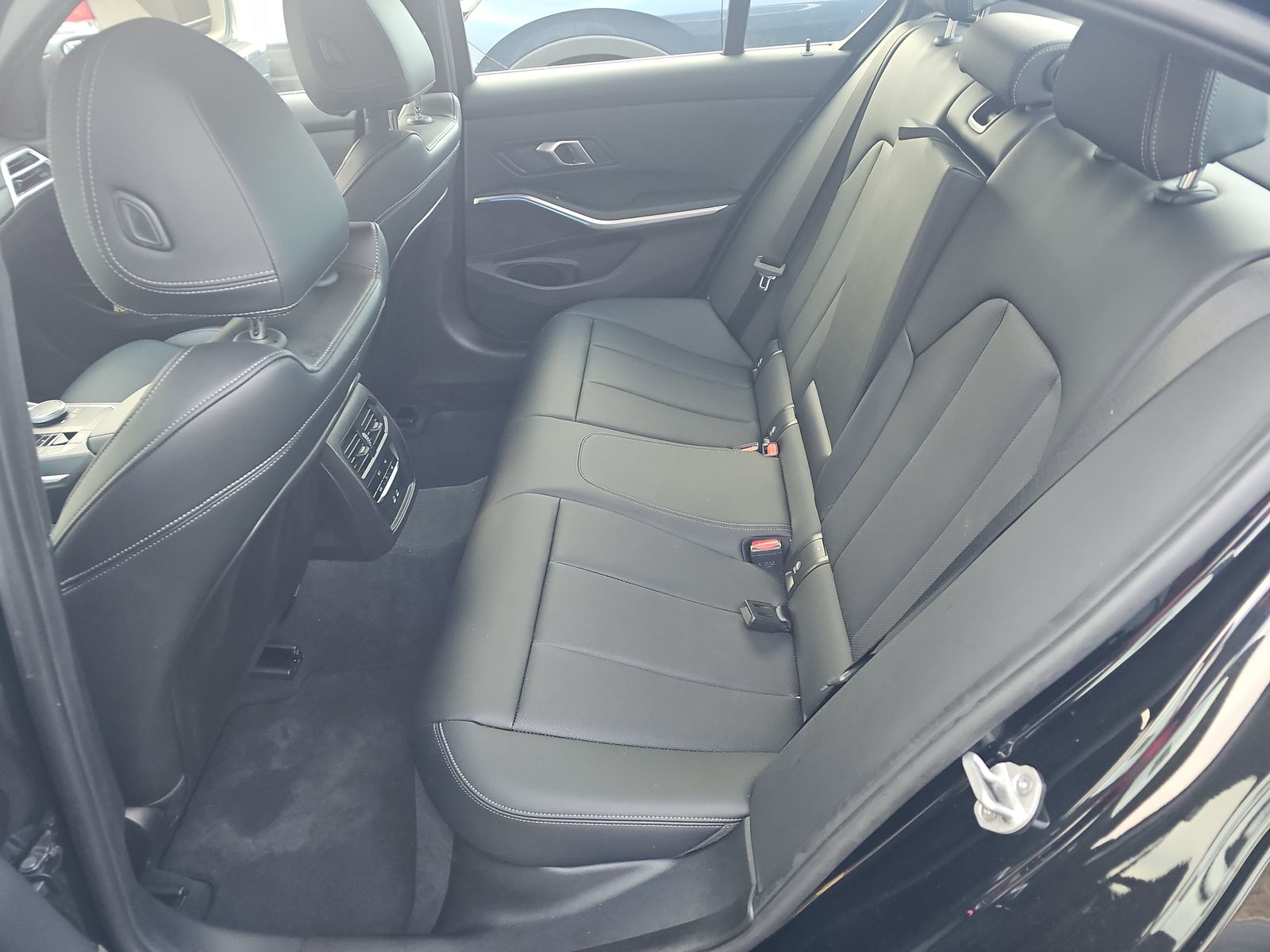 2025 BMW 3 Series 330i RWD