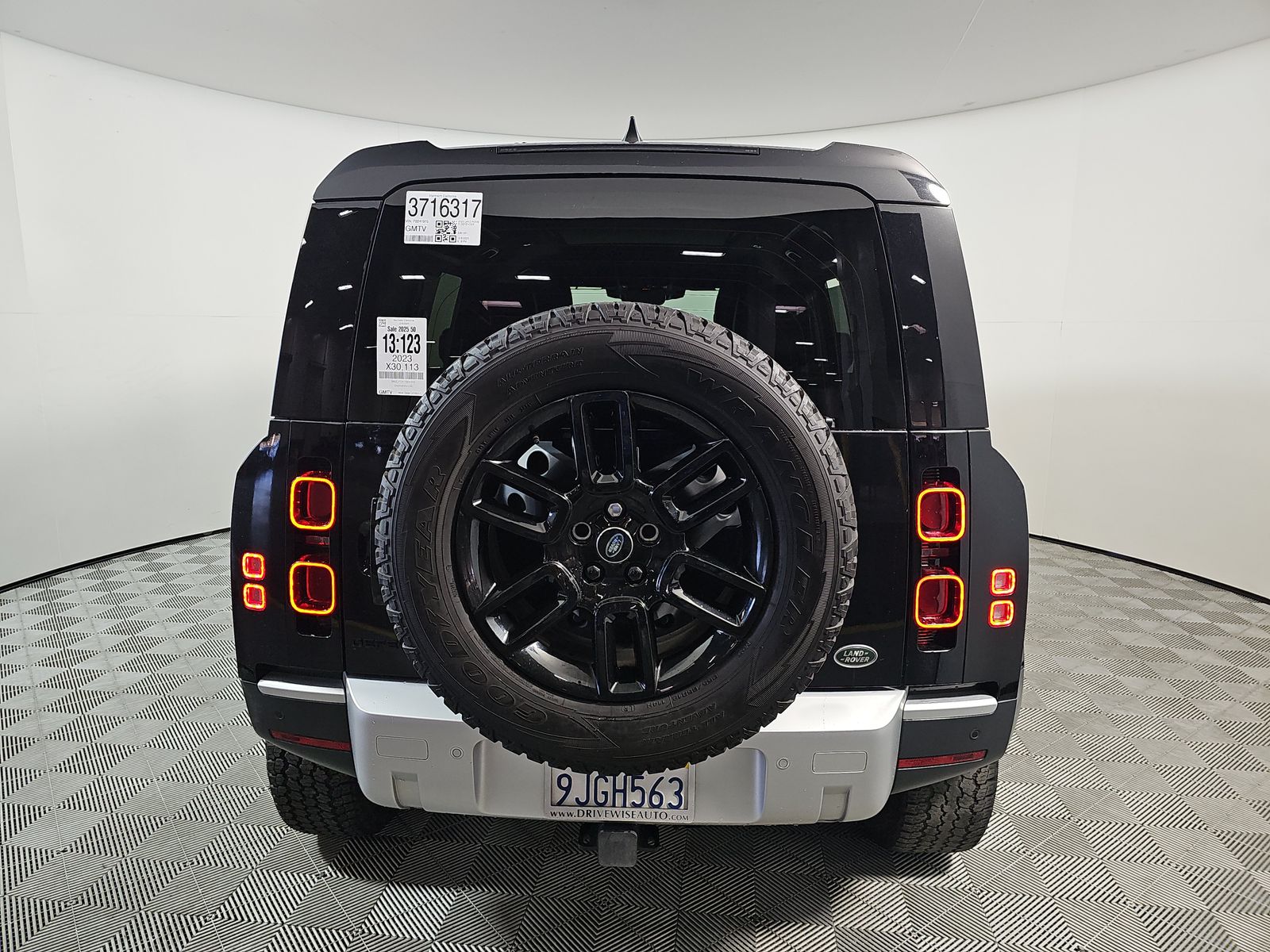 2023 Land Rover Defender 110 30th Anniversary Edition AWD