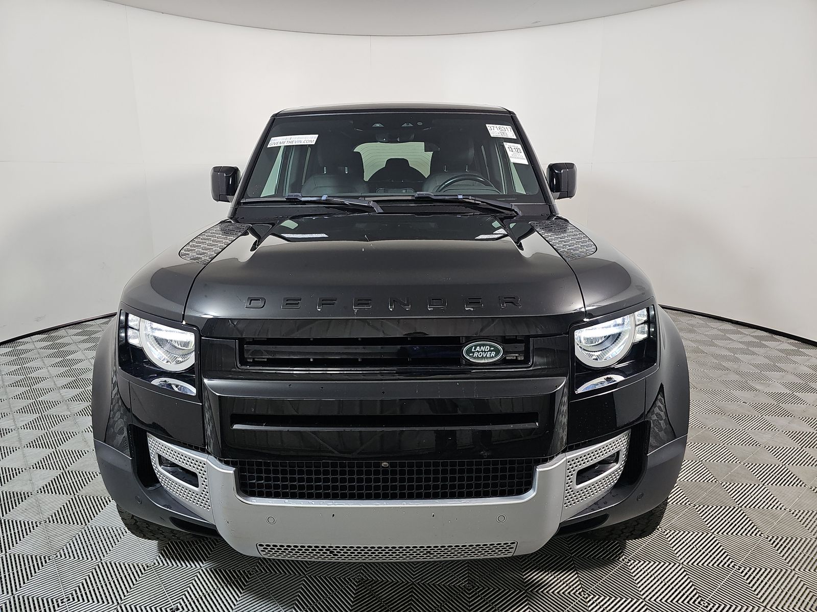 2023 Land Rover Defender 110 30th Anniversary Edition AWD