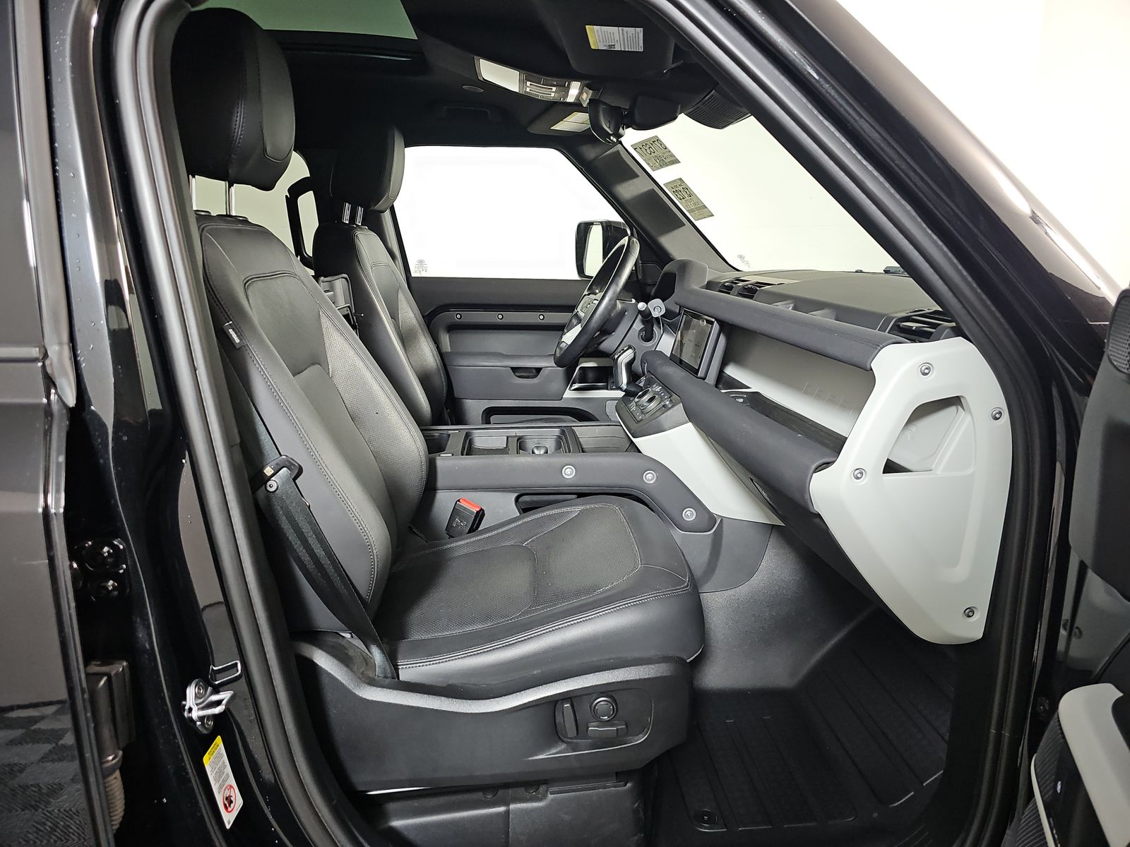 2023 Land Rover Defender 110 30th Anniversary Edition AWD