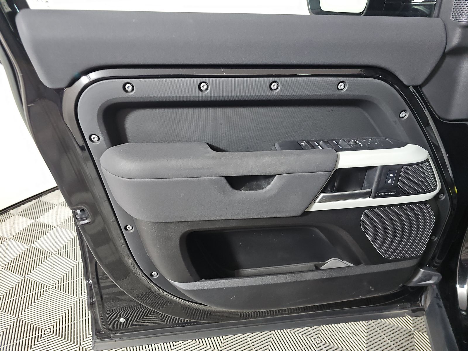 2023 Land Rover Defender 110 30th Anniversary Edition AWD