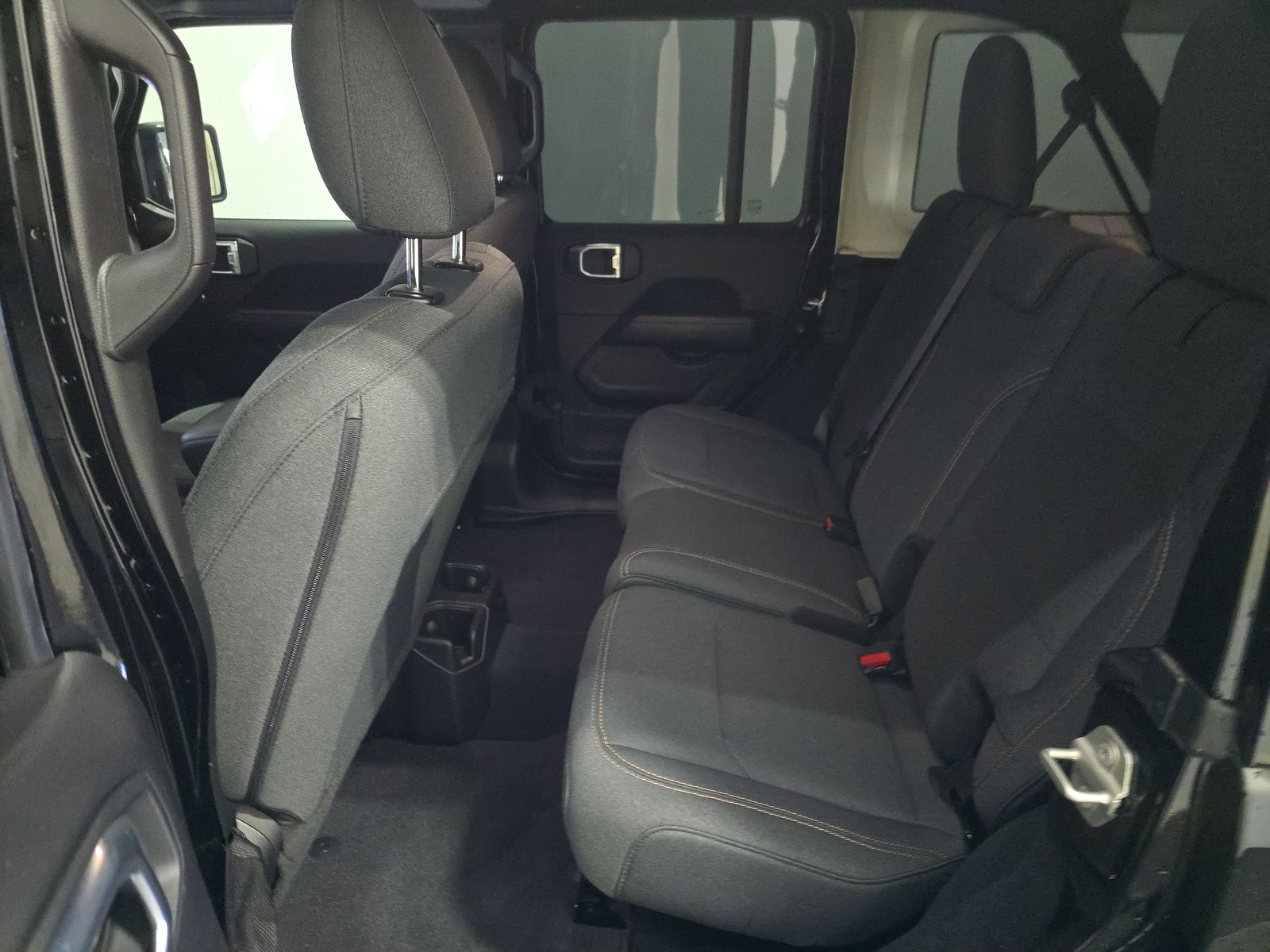 2024 Jeep Wrangler Sahara AWD