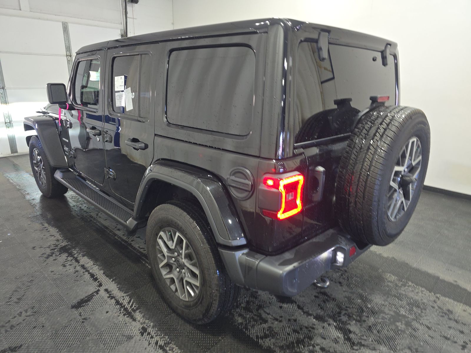 2024 Jeep Wrangler Sahara AWD