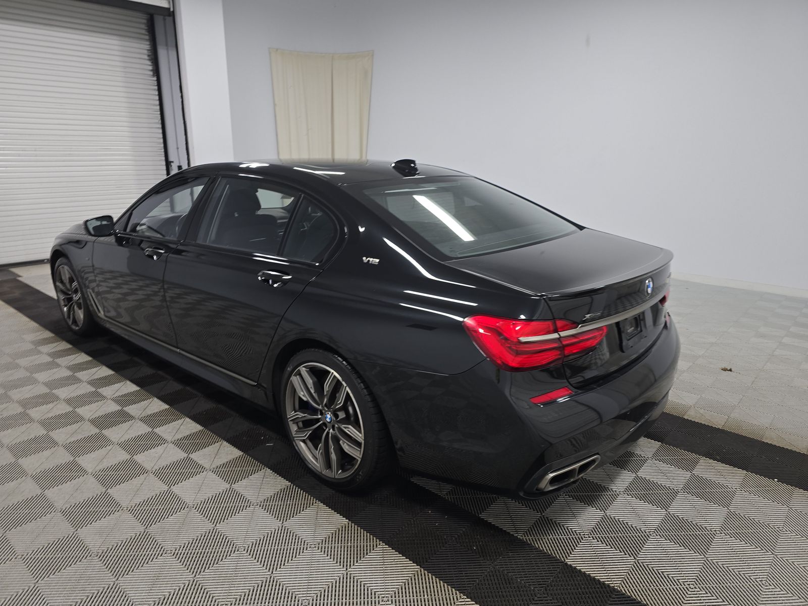 2018 BMW 7 Series M760i xDrive AWD