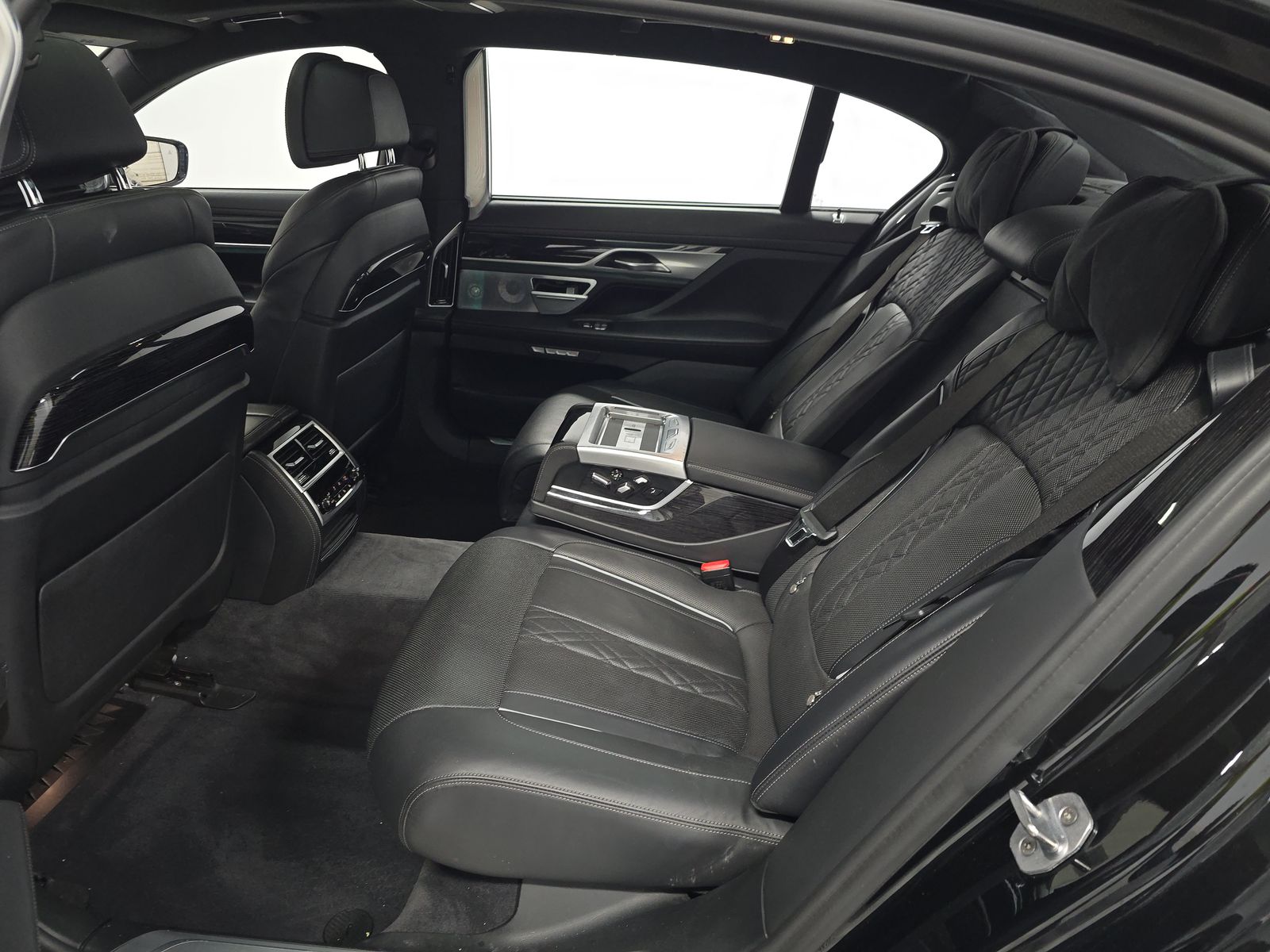 2018 BMW 7 Series M760i xDrive AWD