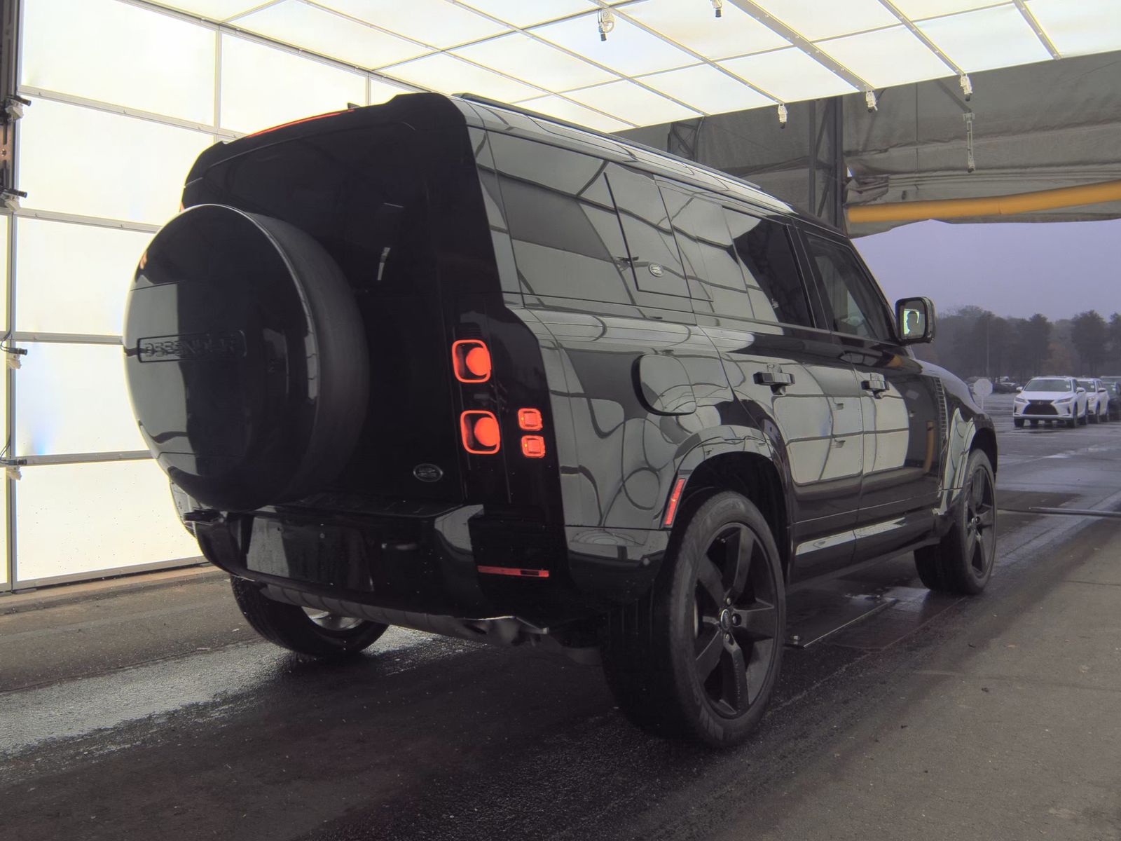 2023 Land Rover Defender 110 X-Dynamic SE AWD