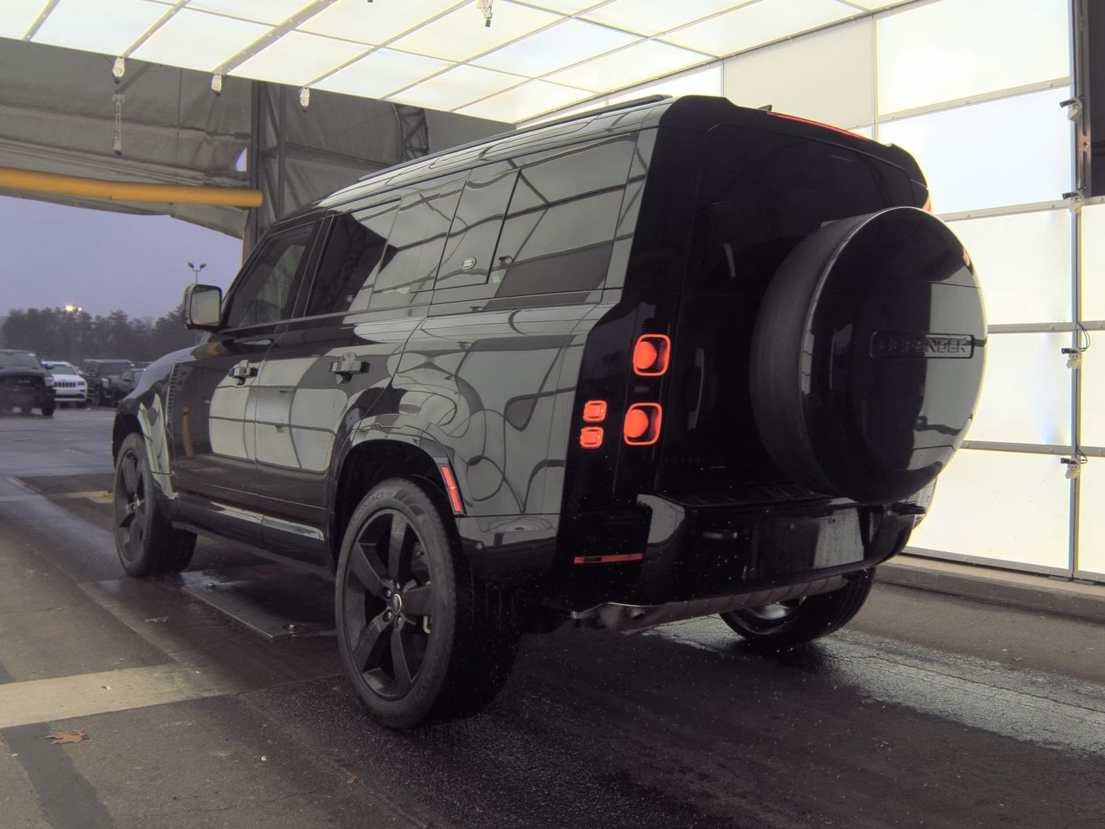 2023 Land Rover Defender 110 X-Dynamic SE AWD