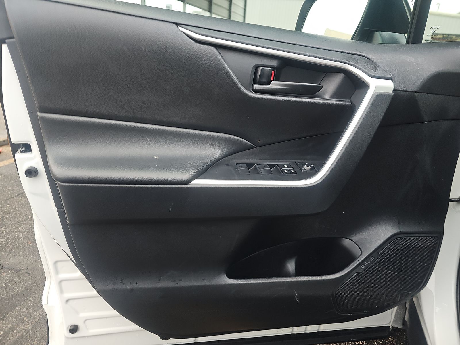 2024 Toyota RAV4 LE FWD