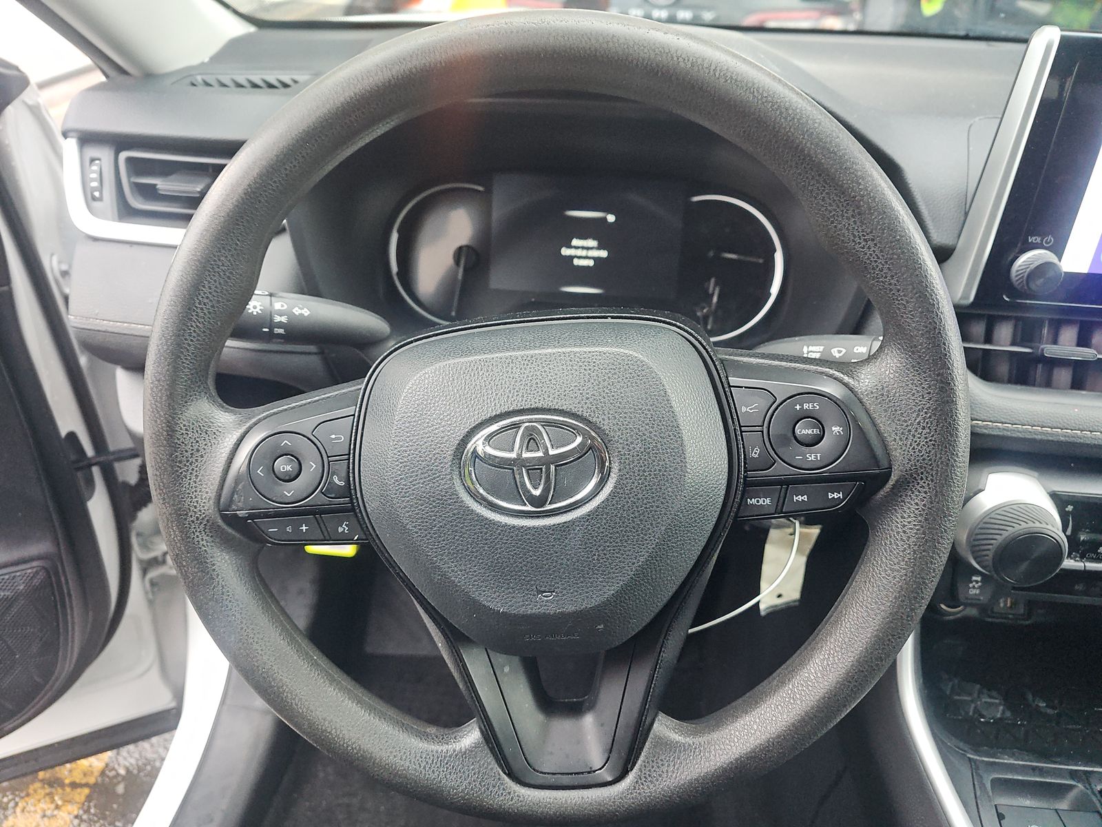 2024 Toyota RAV4 LE FWD