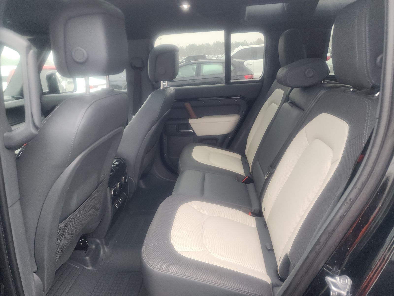 2023 Land Rover Defender 110 X-Dynamic SE AWD