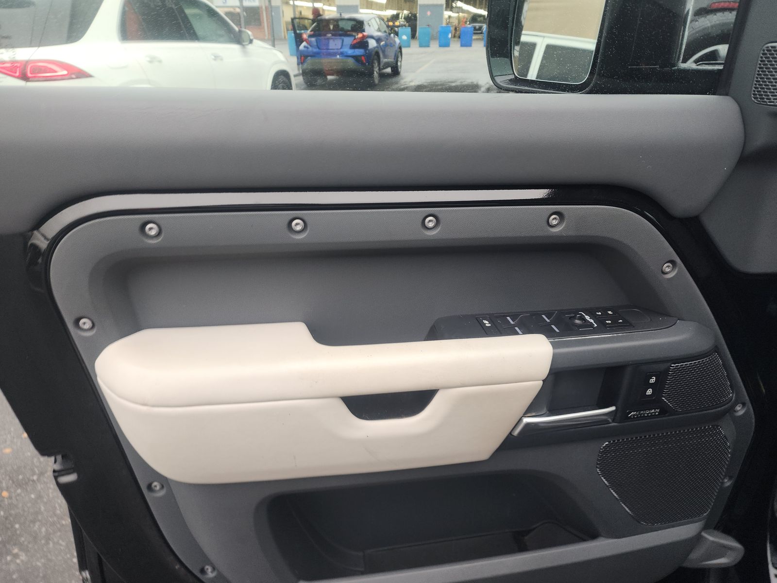 2023 Land Rover Defender 110 X-Dynamic SE AWD