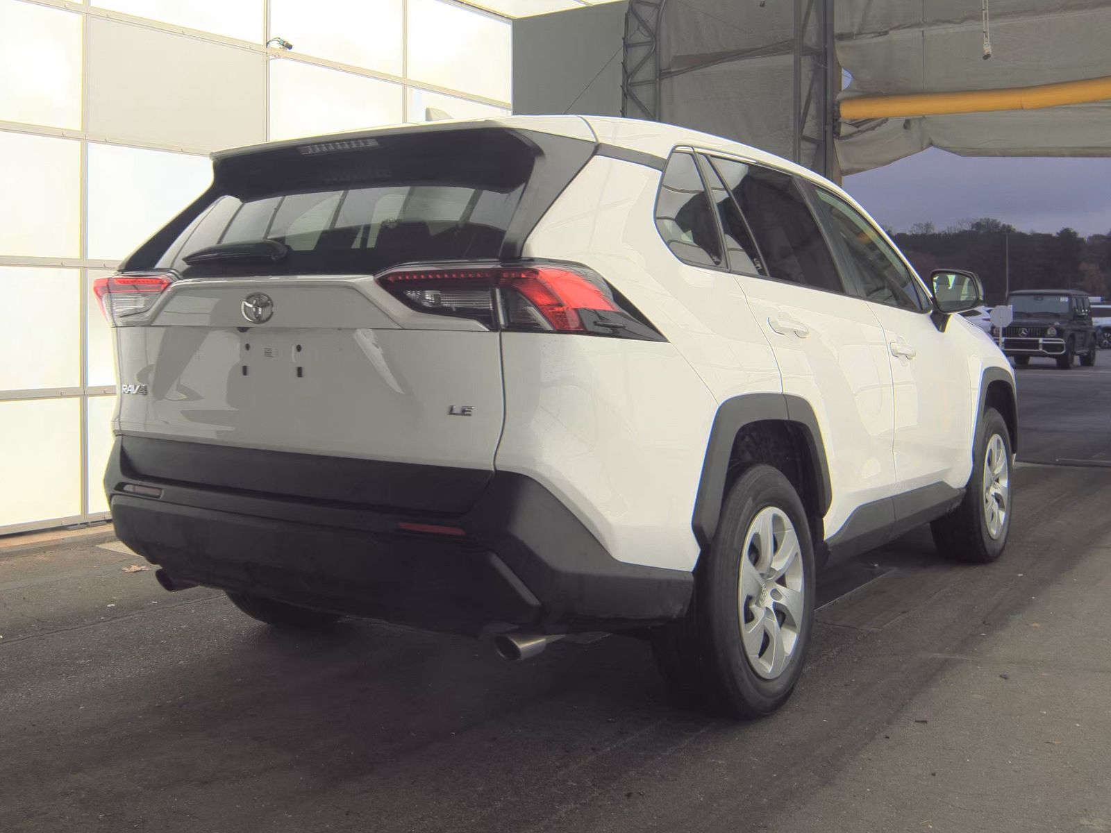 2024 Toyota RAV4 LE FWD