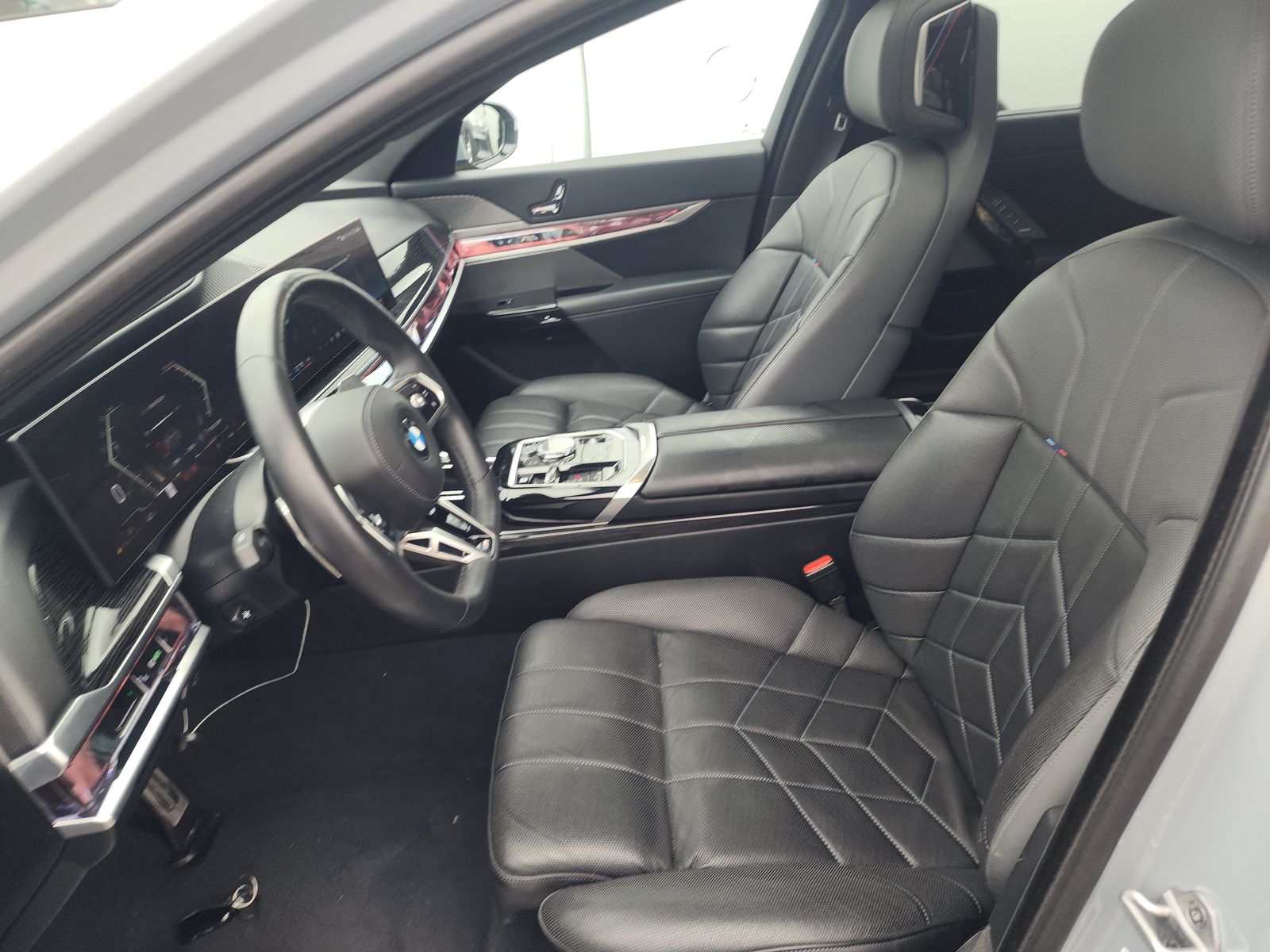 2025 BMW 7 Series 740i xDrive AWD