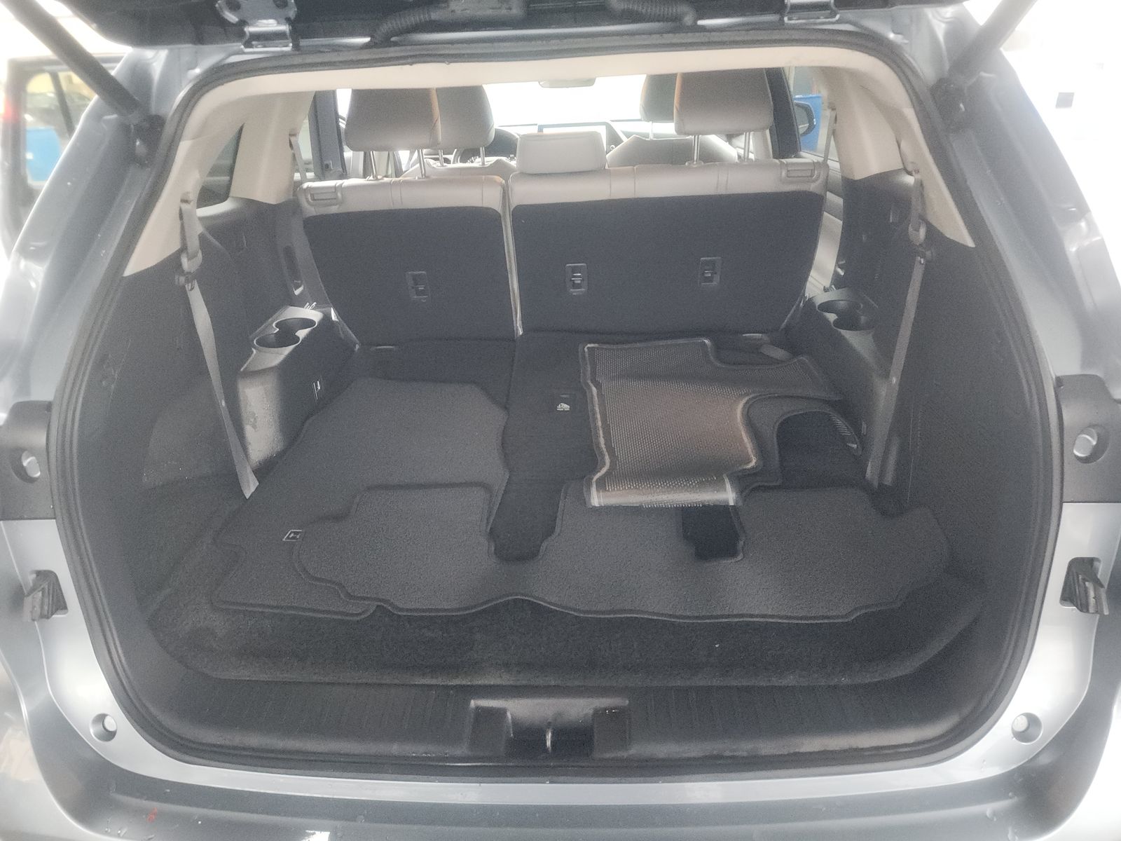 2023 Toyota Highlander XLE FWD