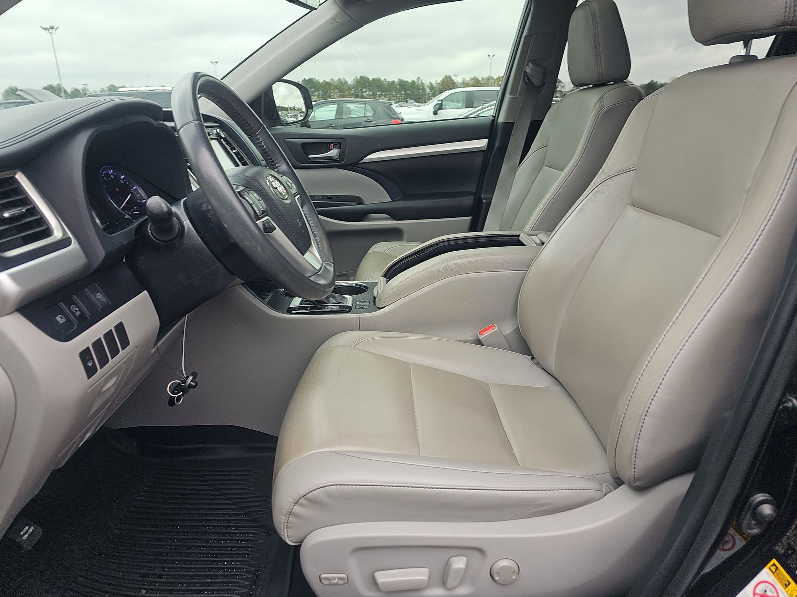 2019 Toyota Highlander XLE FWD