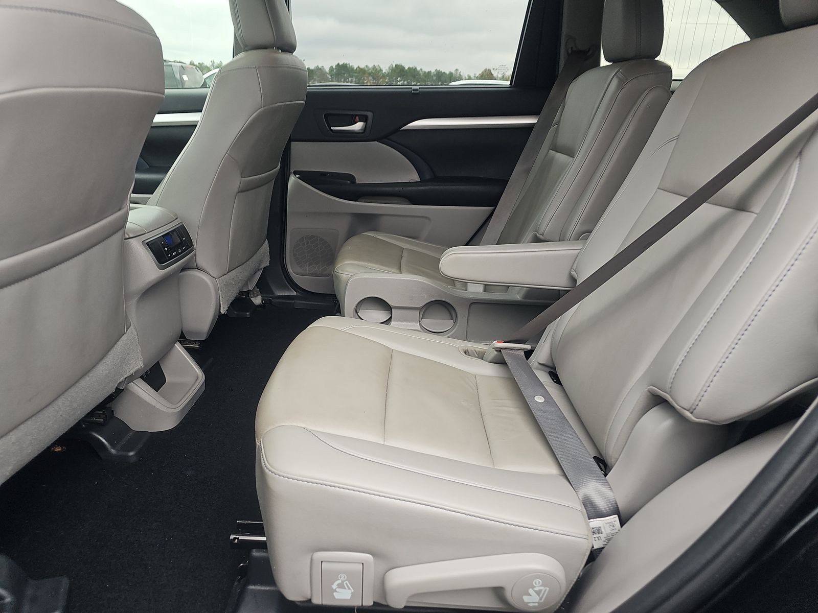 2019 Toyota Highlander XLE FWD