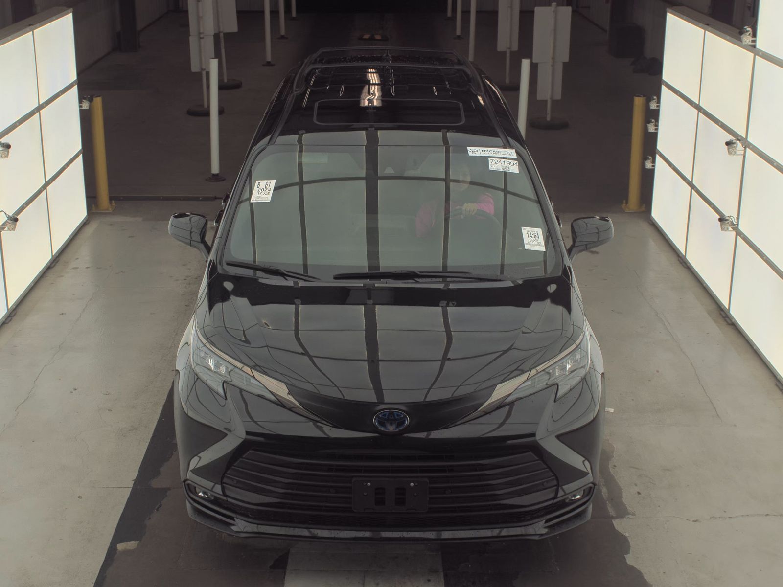 2024 Toyota Sienna Woodland Edition AWD