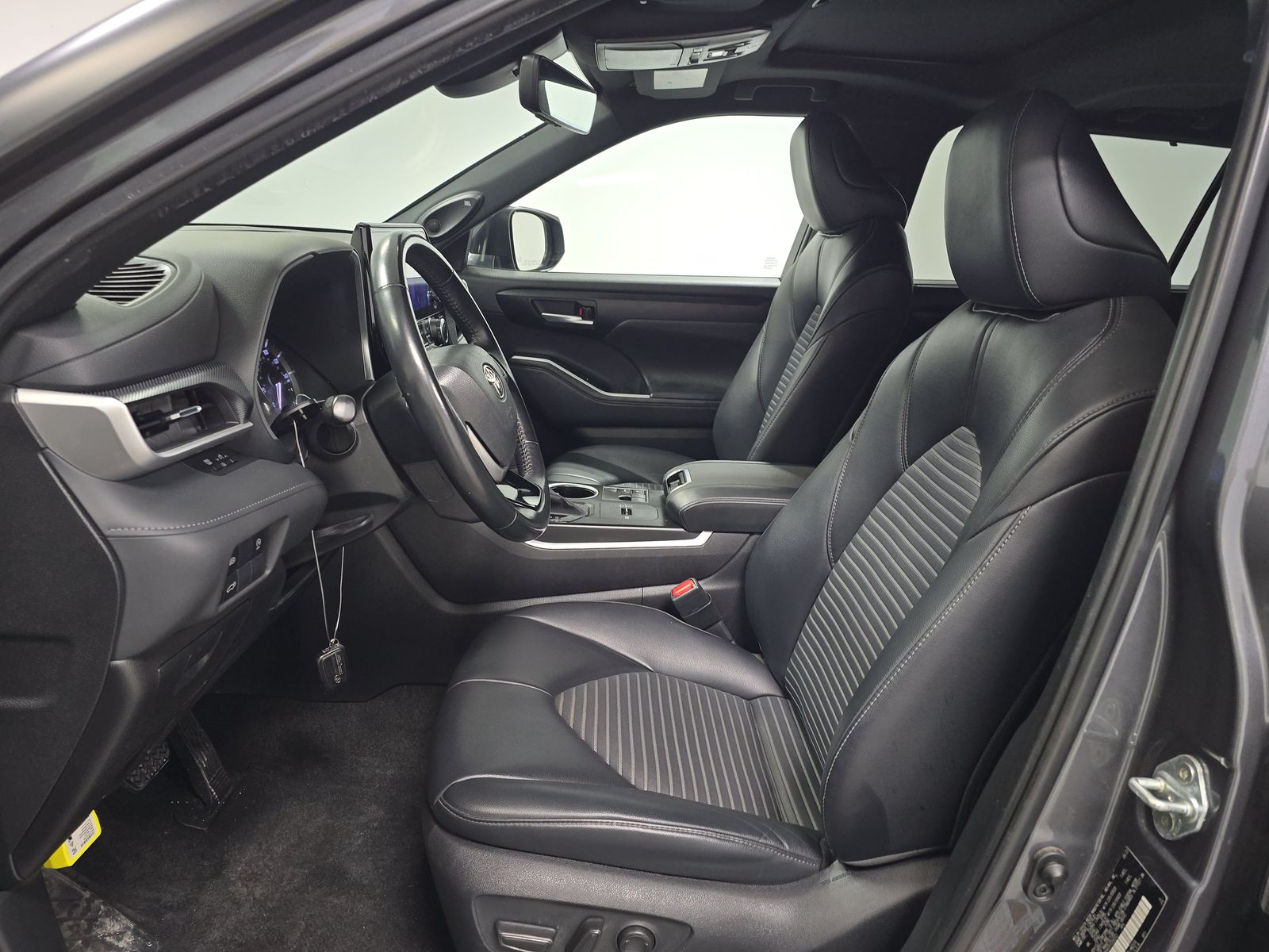 2023 Toyota Highlander XSE FWD