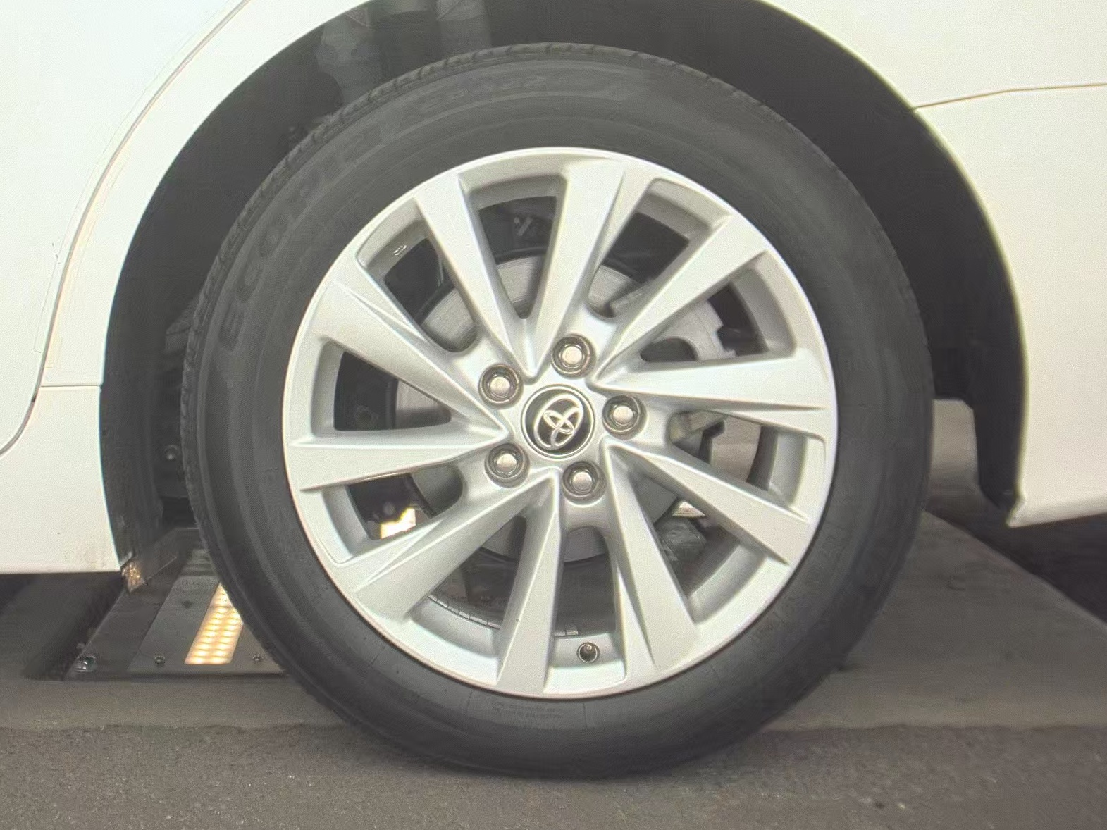 2024 Toyota Camry LE FWD