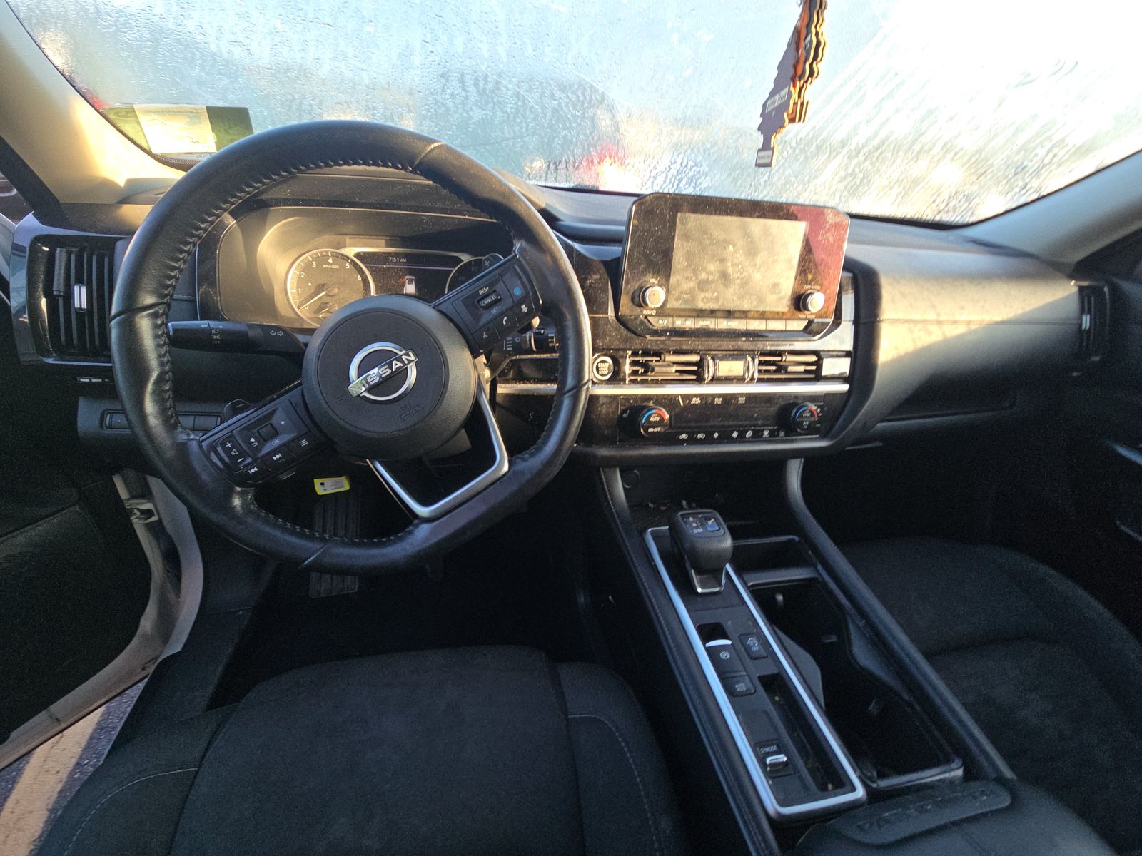 2022 Nissan Pathfinder SV FWD