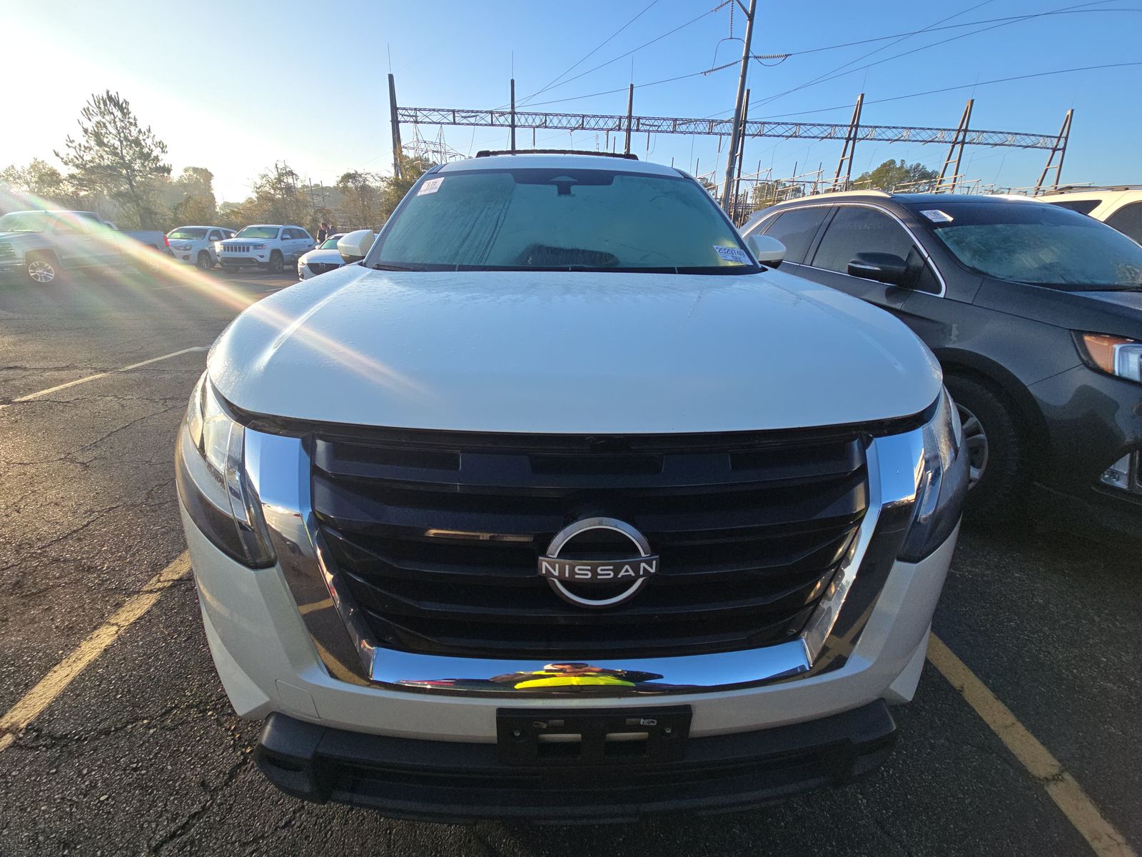 2022 Nissan Pathfinder SV FWD