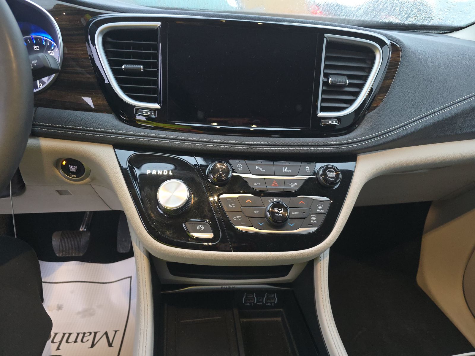 2023 Chrysler Pacifica Limited FWD