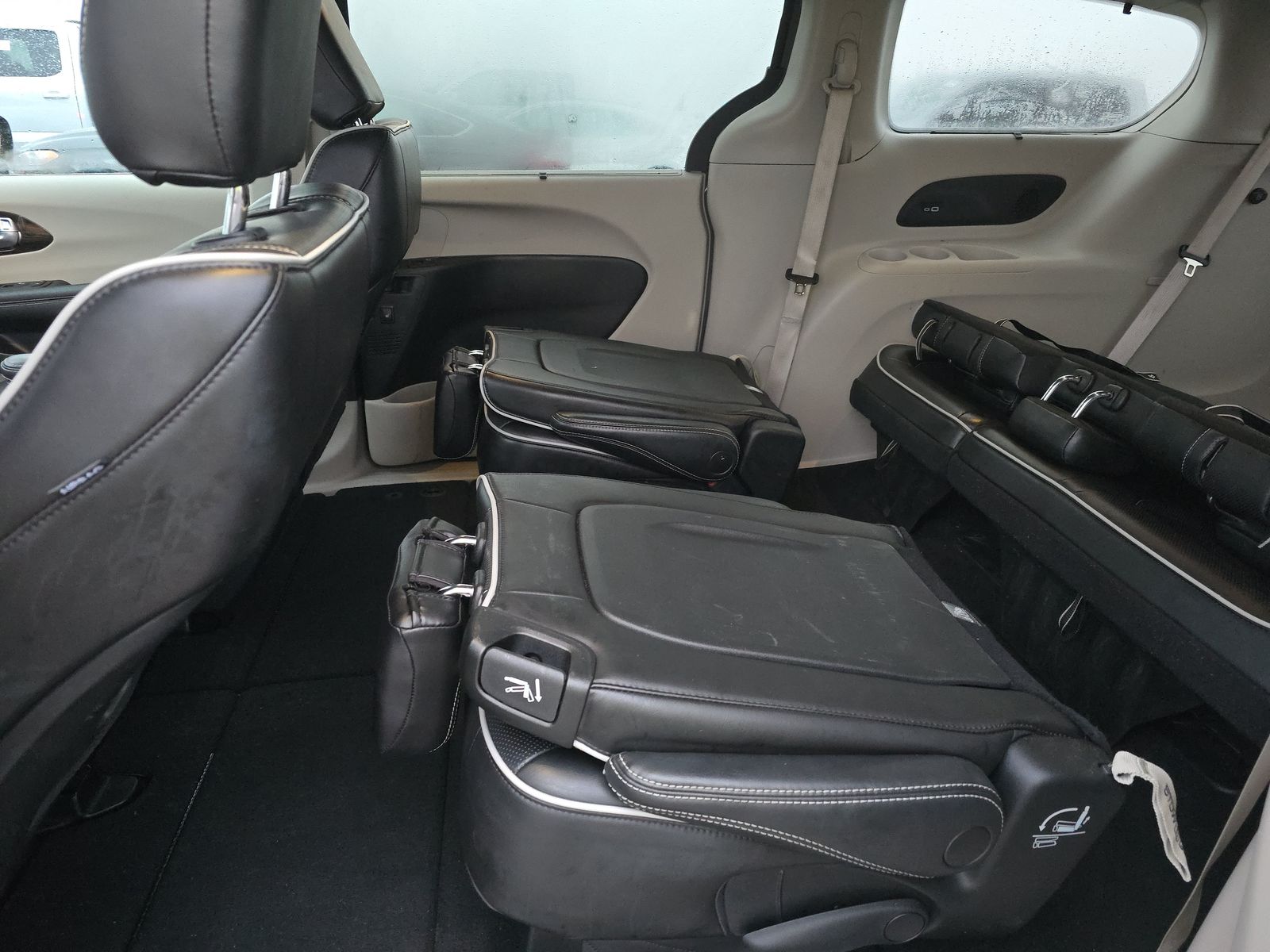 2023 Chrysler Pacifica Limited FWD