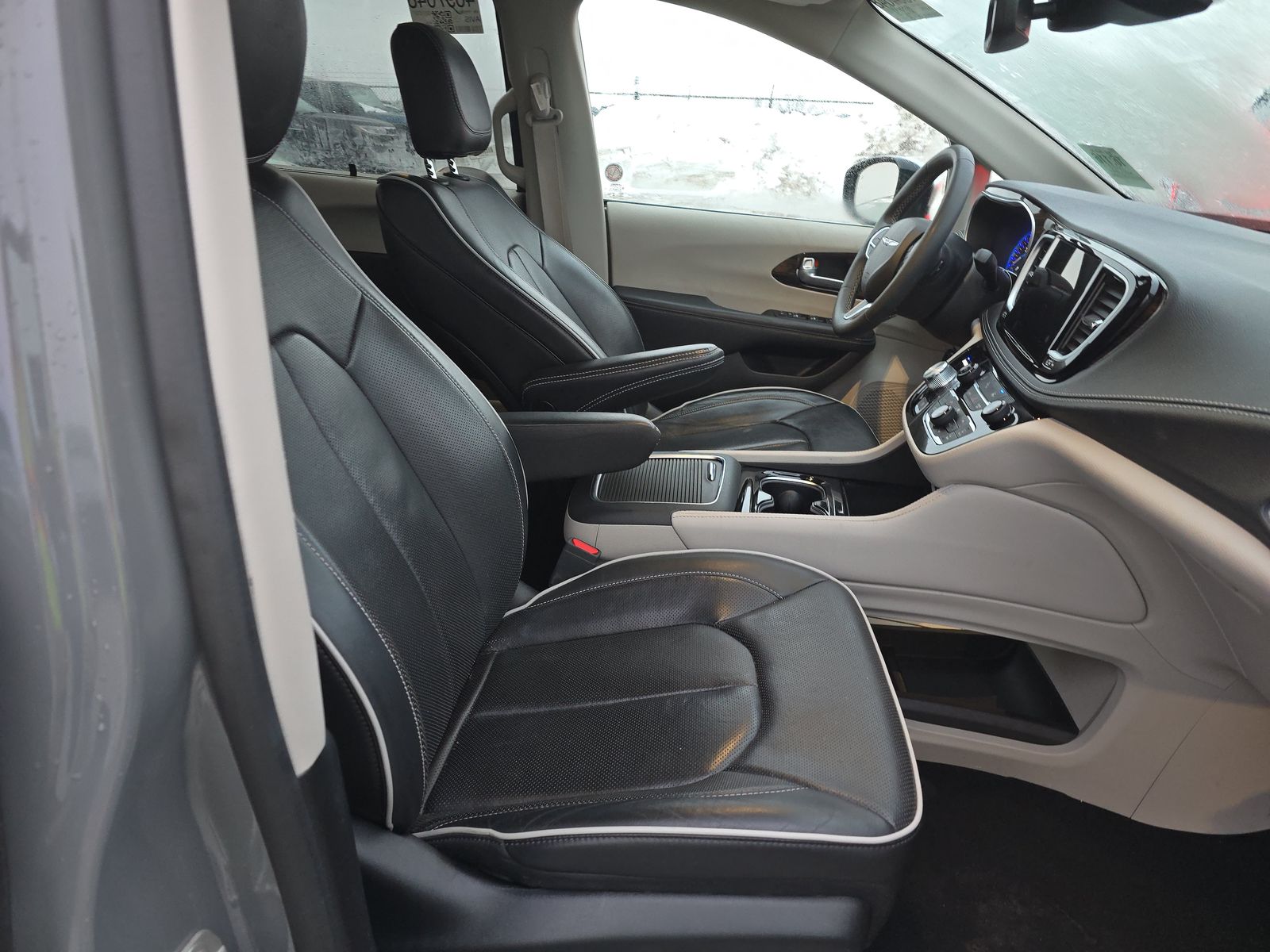 2023 Chrysler Pacifica Limited FWD