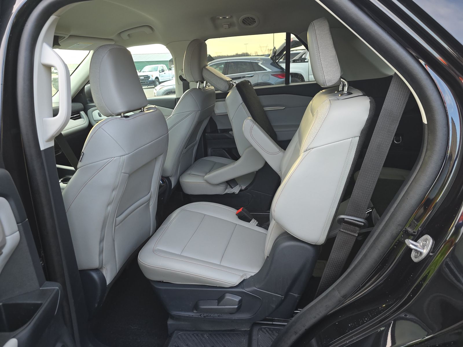 2025 Ford Explorer Active AWD